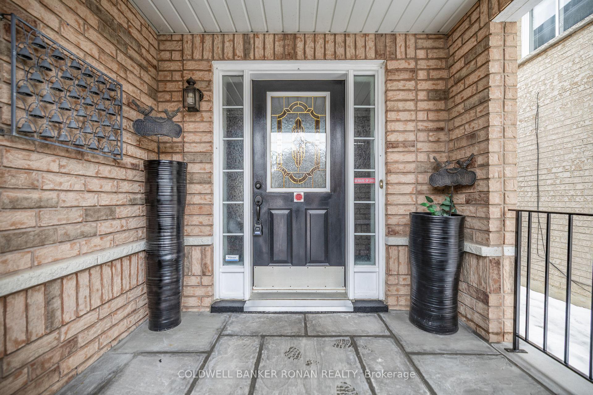 Photo 2 of 74 Gianmarco Way, Vaughan, Maple — HOMEH
