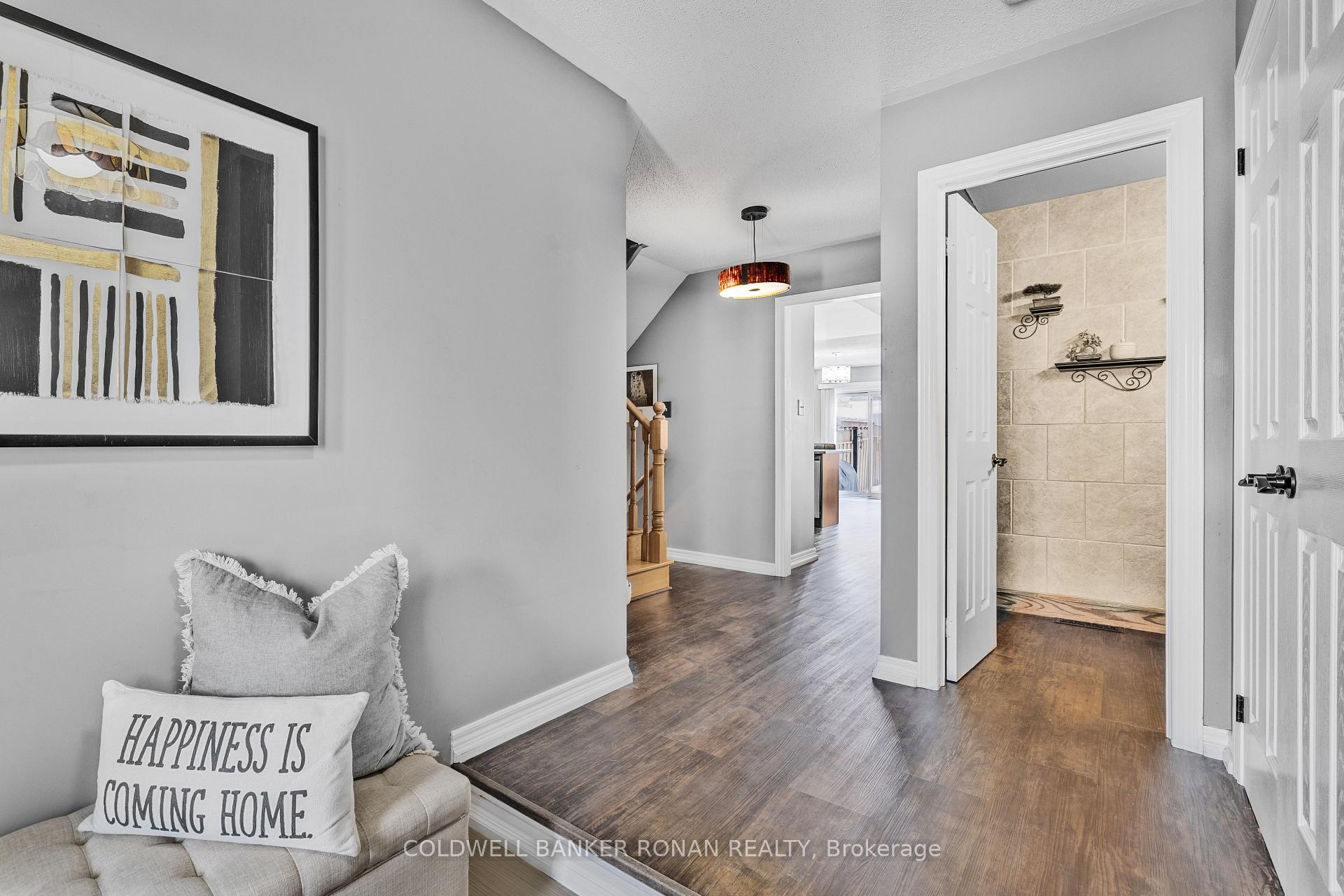 Photo 4 of 74 Gianmarco Way, Vaughan, Maple — HOMEH