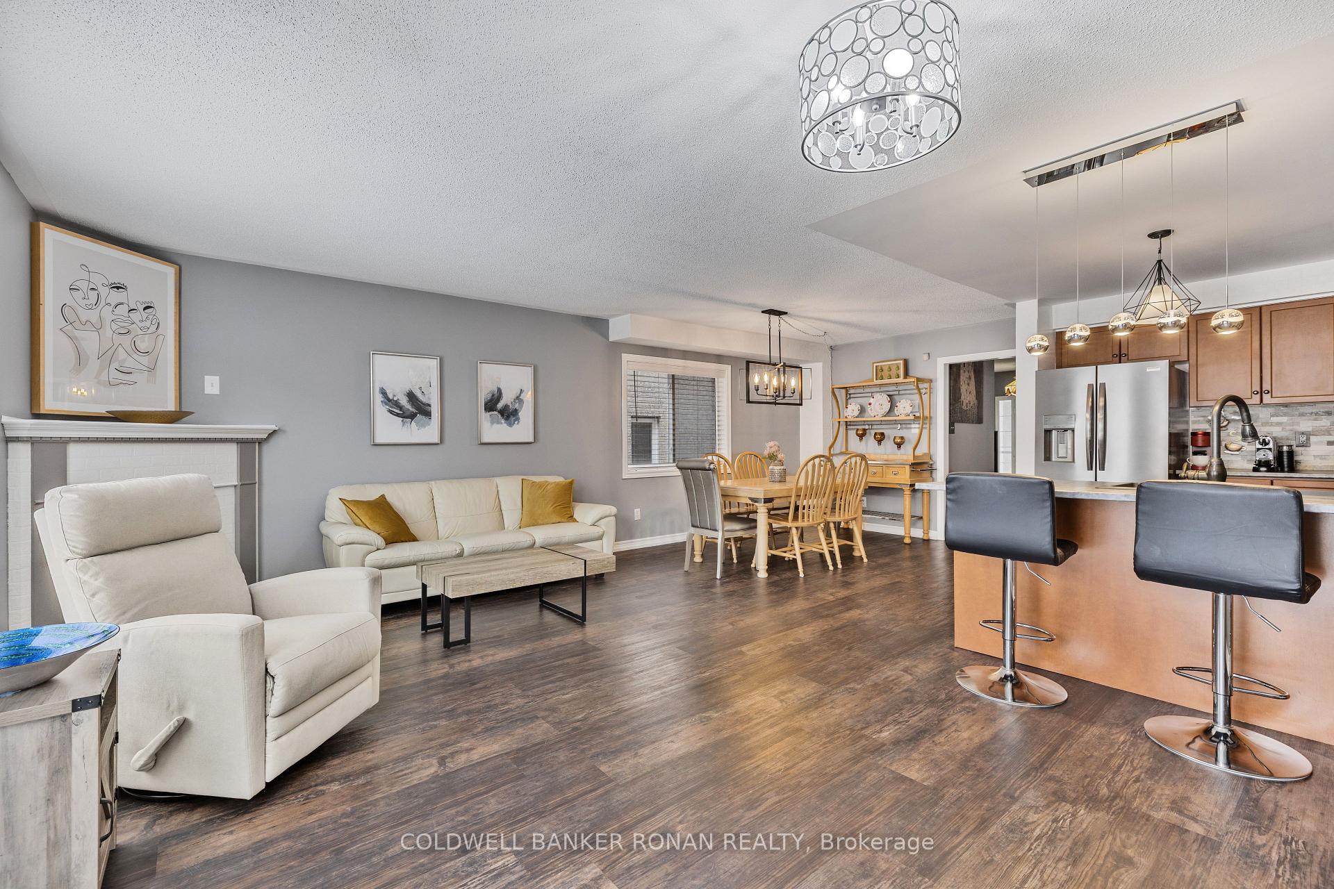 Photo 14 of 74 Gianmarco Way, Vaughan, Maple — HOMEH