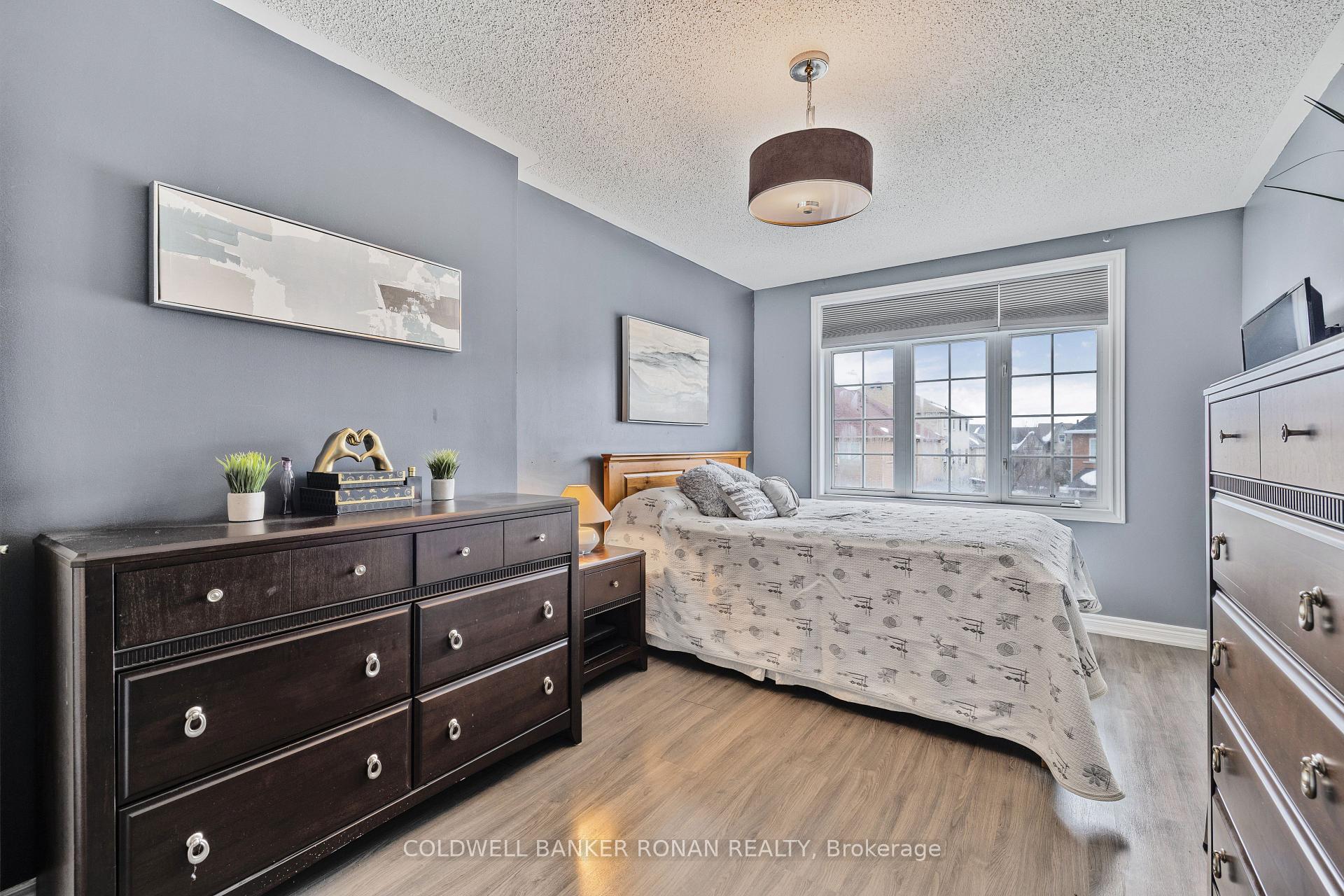 Photo 18 of 74 Gianmarco Way, Vaughan, Maple — HOMEH