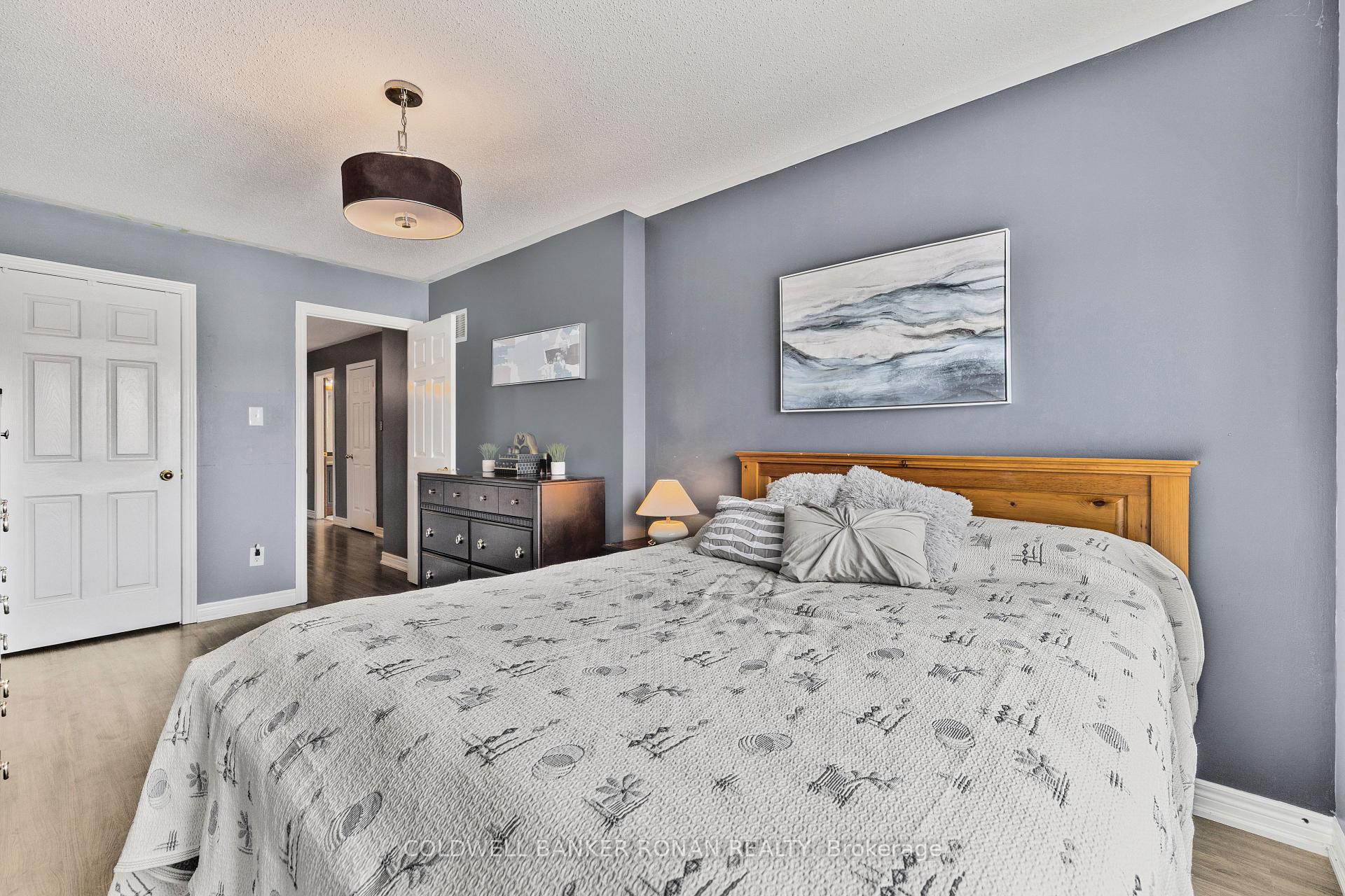 Photo 19 of 74 Gianmarco Way, Vaughan, Maple — HOMEH