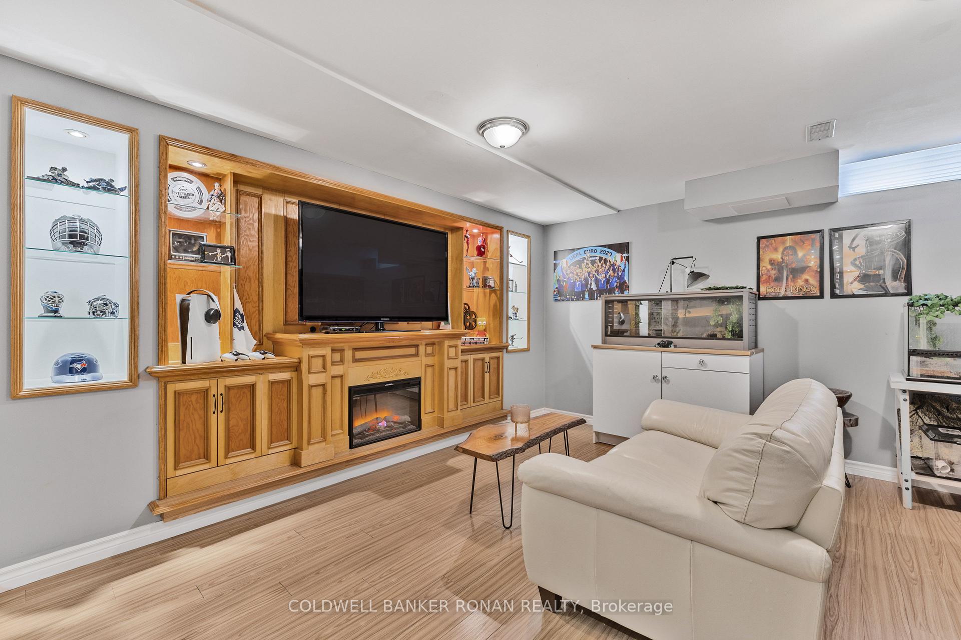 Photo 30 of 74 Gianmarco Way, Vaughan, Maple — HOMEH