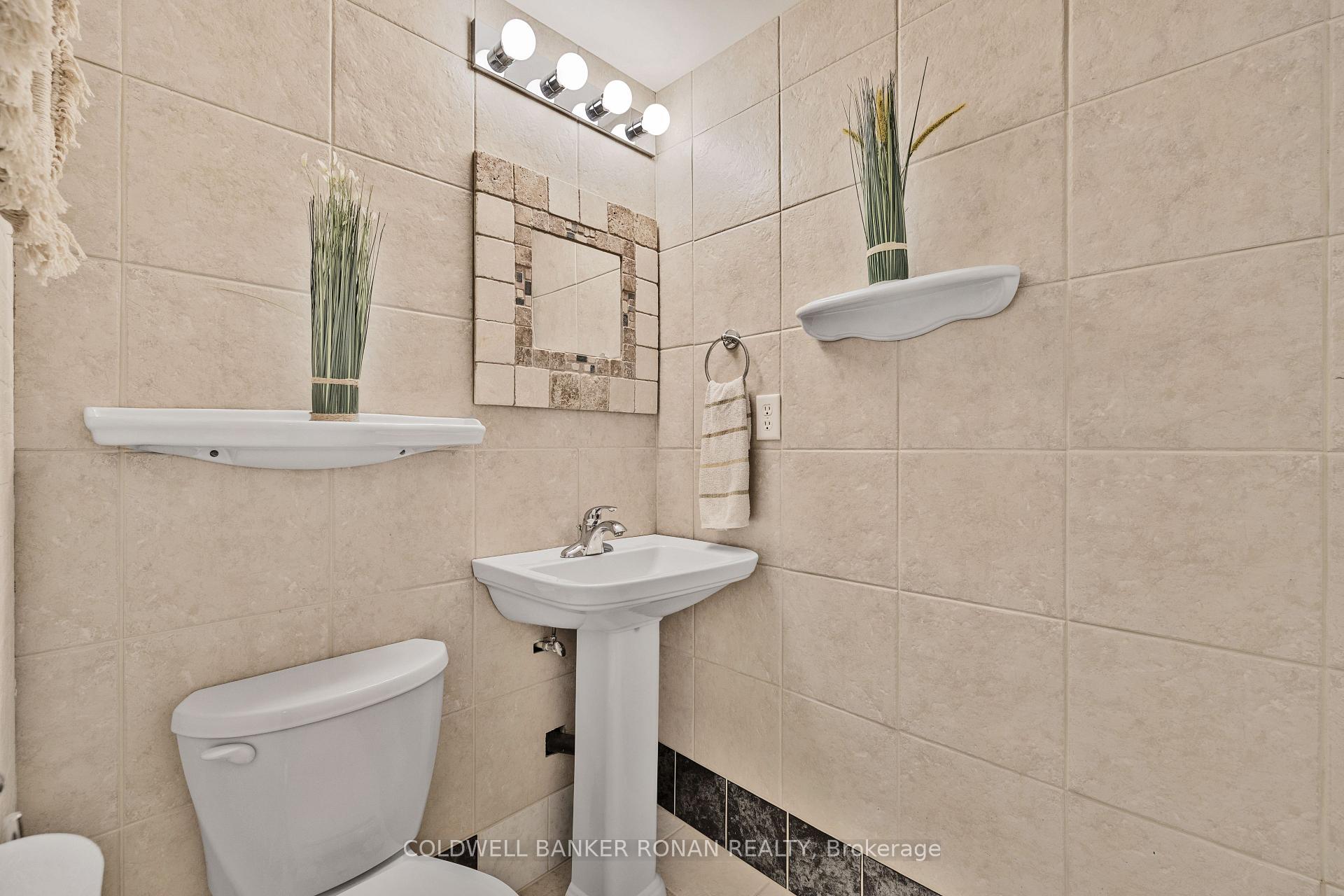 Photo 34 of 74 Gianmarco Way, Vaughan, Maple — HOMEH