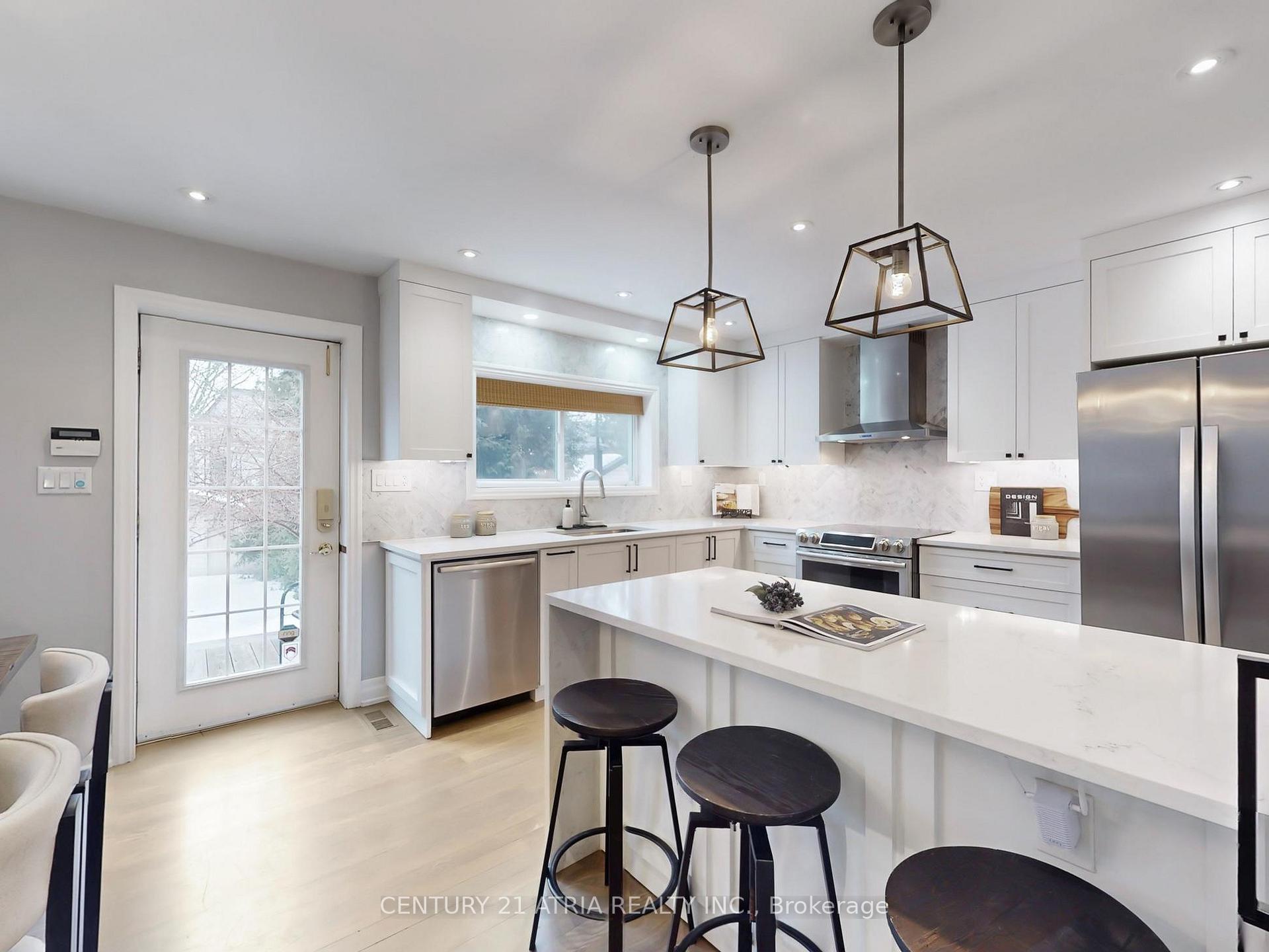 Photo 8 of 207 Fairlawn Avenue, Toronto, Lawrence Park North — HOMEH