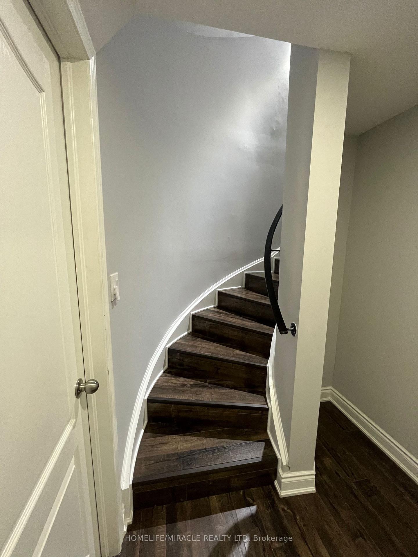 Photo 38 of 9438 Credit View Road, Brampton, Brampton West — HOMEH