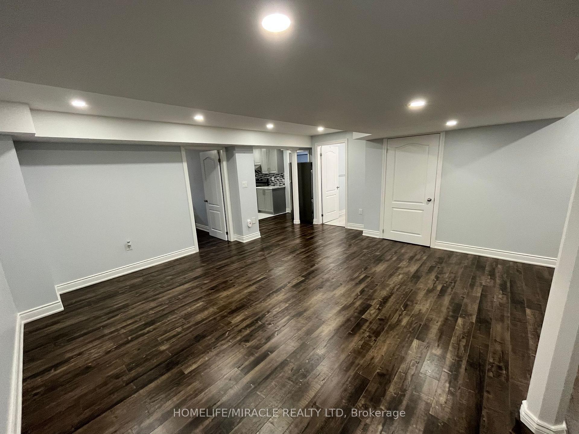 Photo 3 of 9438 Credit View Road, Brampton, Brampton West — HOMEH