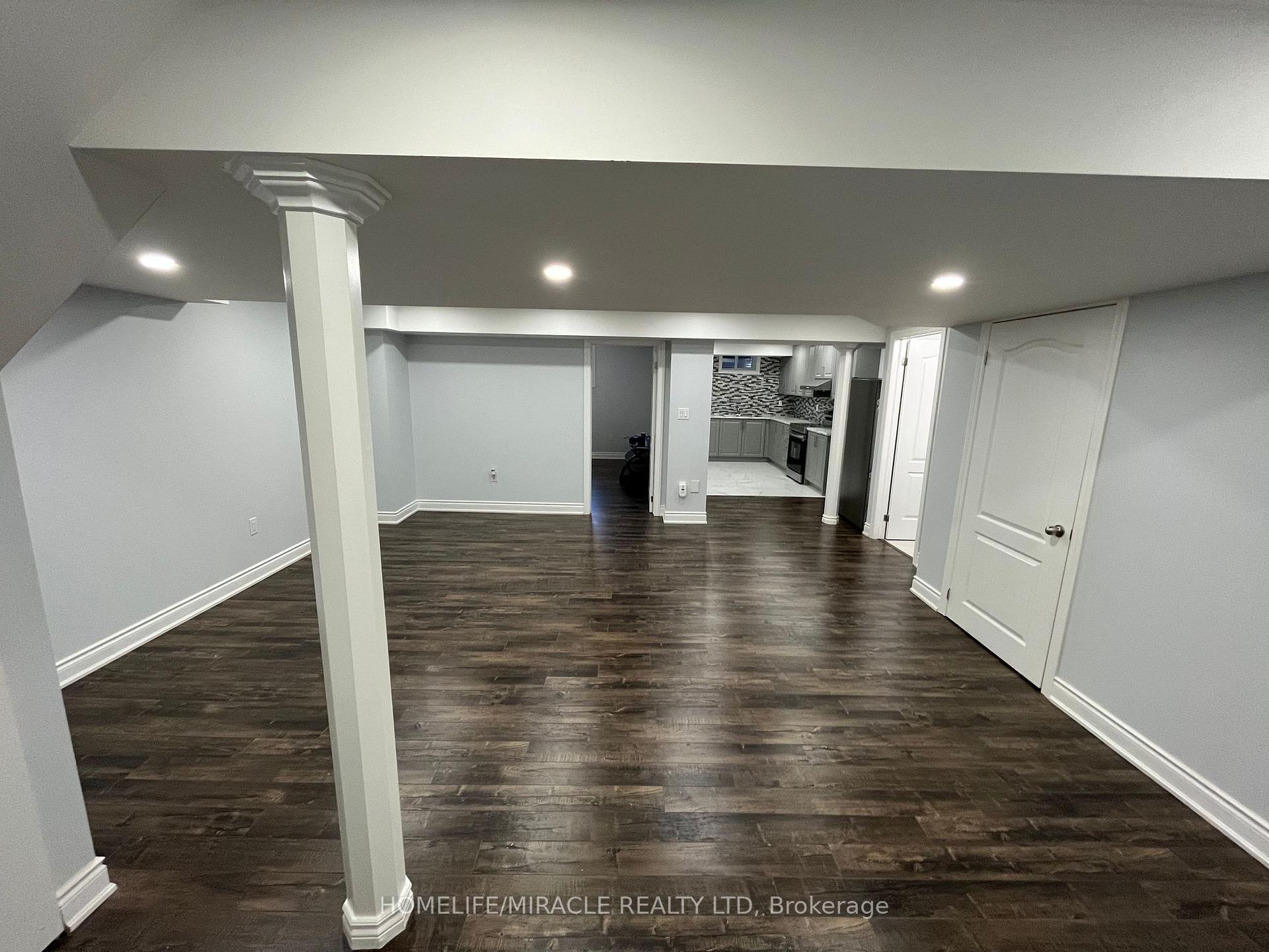 Photo 6 of 9438 Credit View Road, Brampton, Brampton West — HOMEH