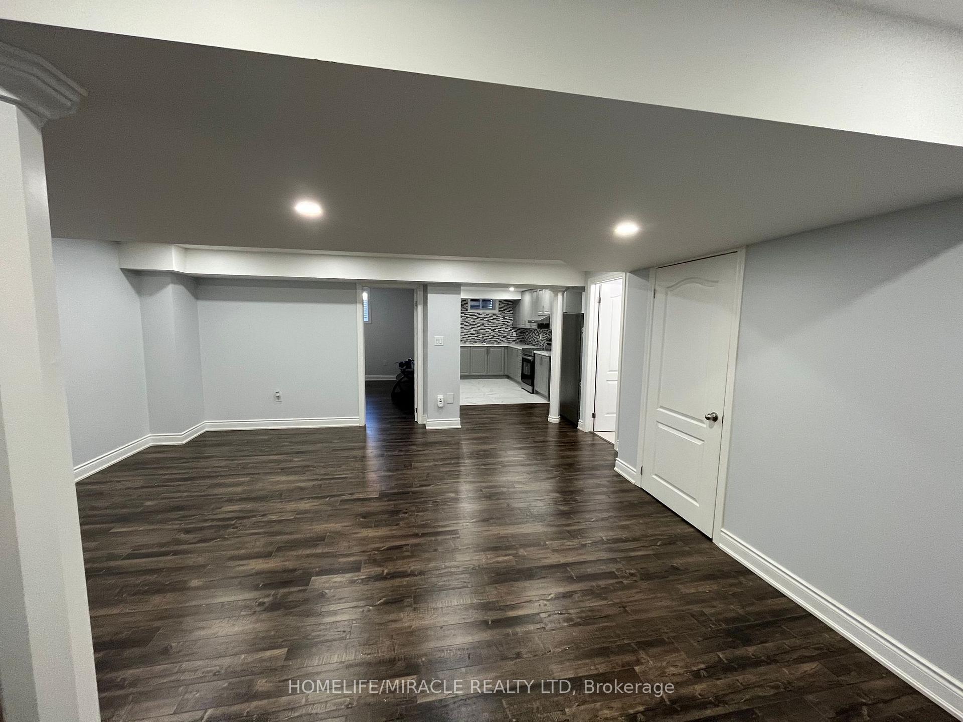Photo 8 of 9438 Credit View Road, Brampton, Brampton West — HOMEH