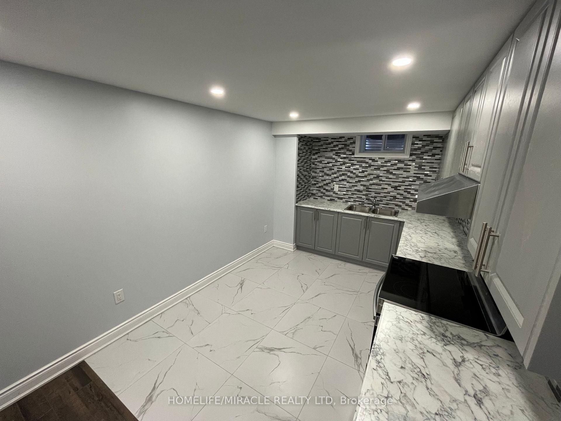 Photo 17 of 9438 Credit View Road, Brampton, Brampton West — HOMEH