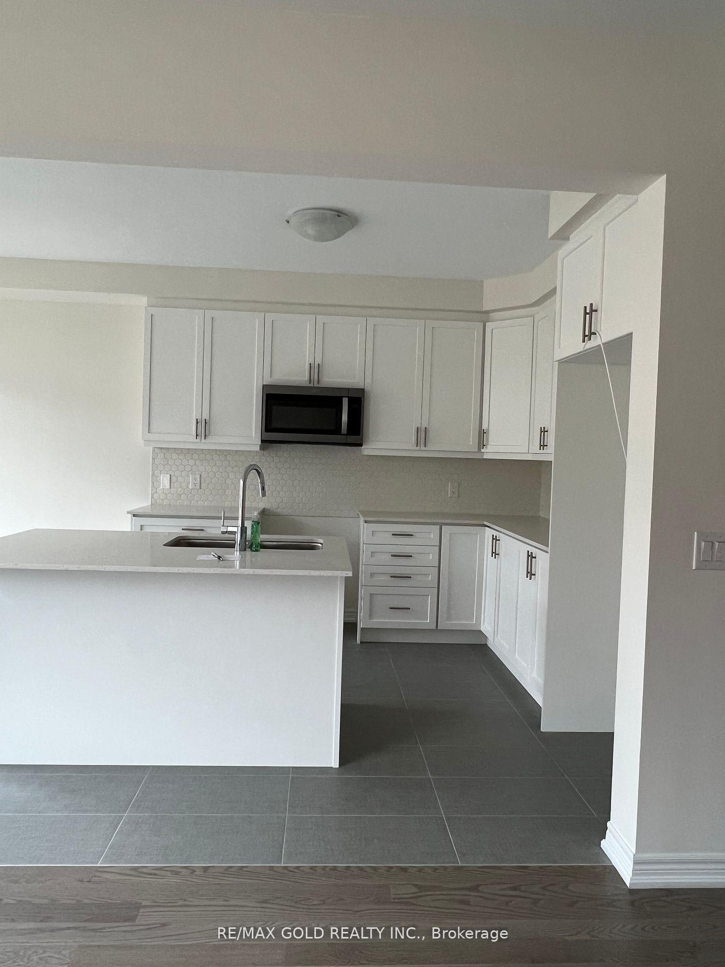 Photo 7 of 39 Georgina Street, Kitchener, Pioneer Park/Doon/Wyldwoods — HOMEH