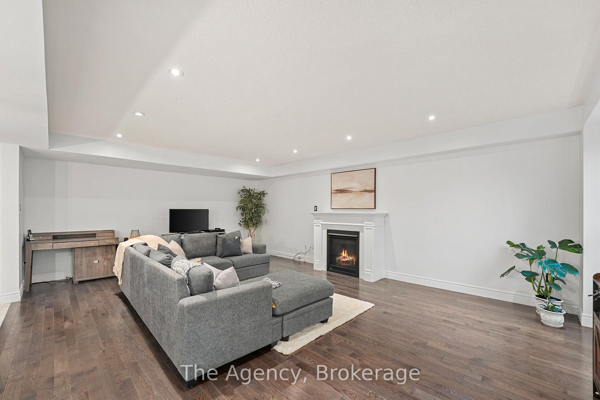 Photo 10 of 290 Pine Street, Gravenhurst, Wood (Gravenhurst) — HOMEH