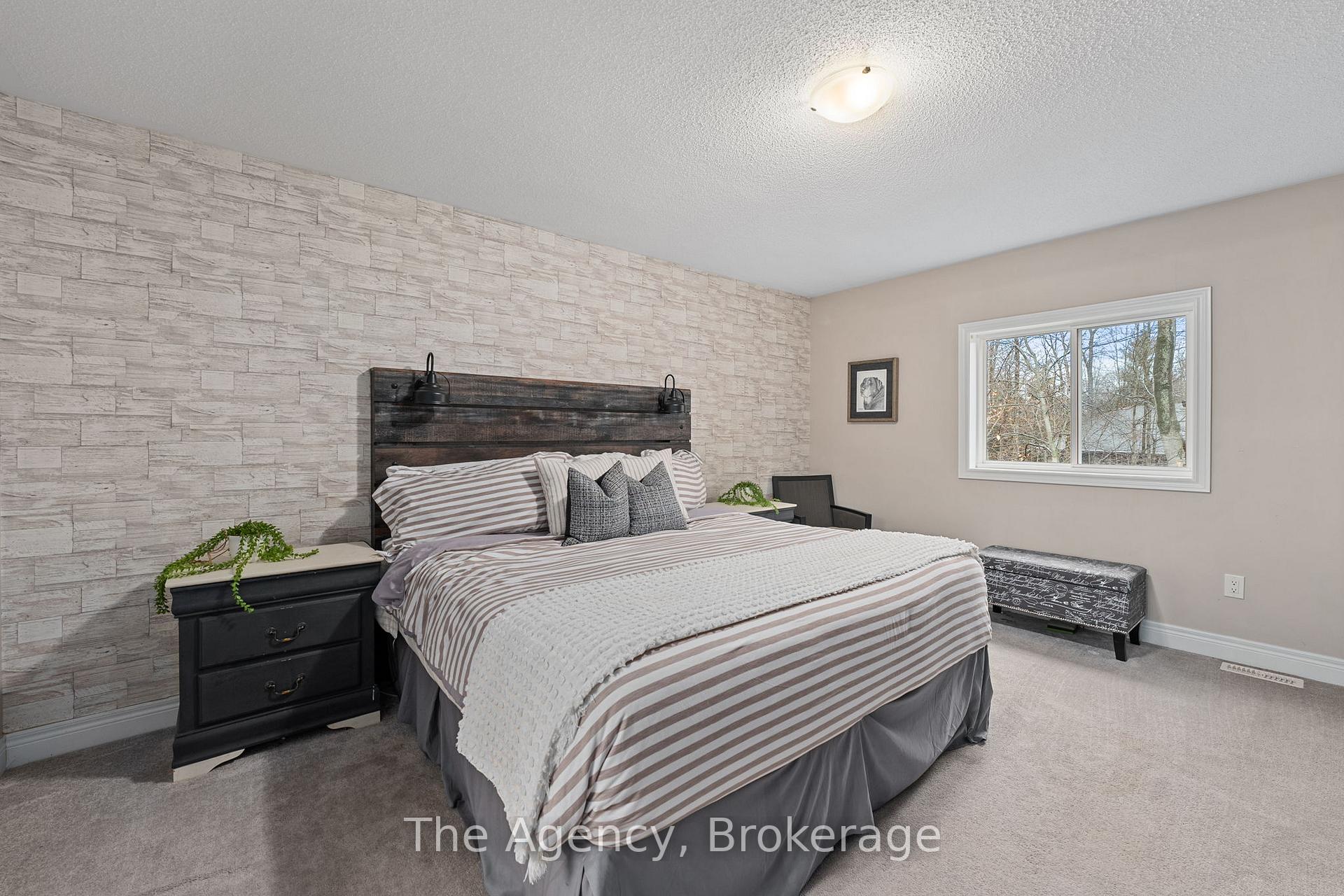 Photo 19 of 290 Pine Street, Gravenhurst, Wood (Gravenhurst) — HOMEH