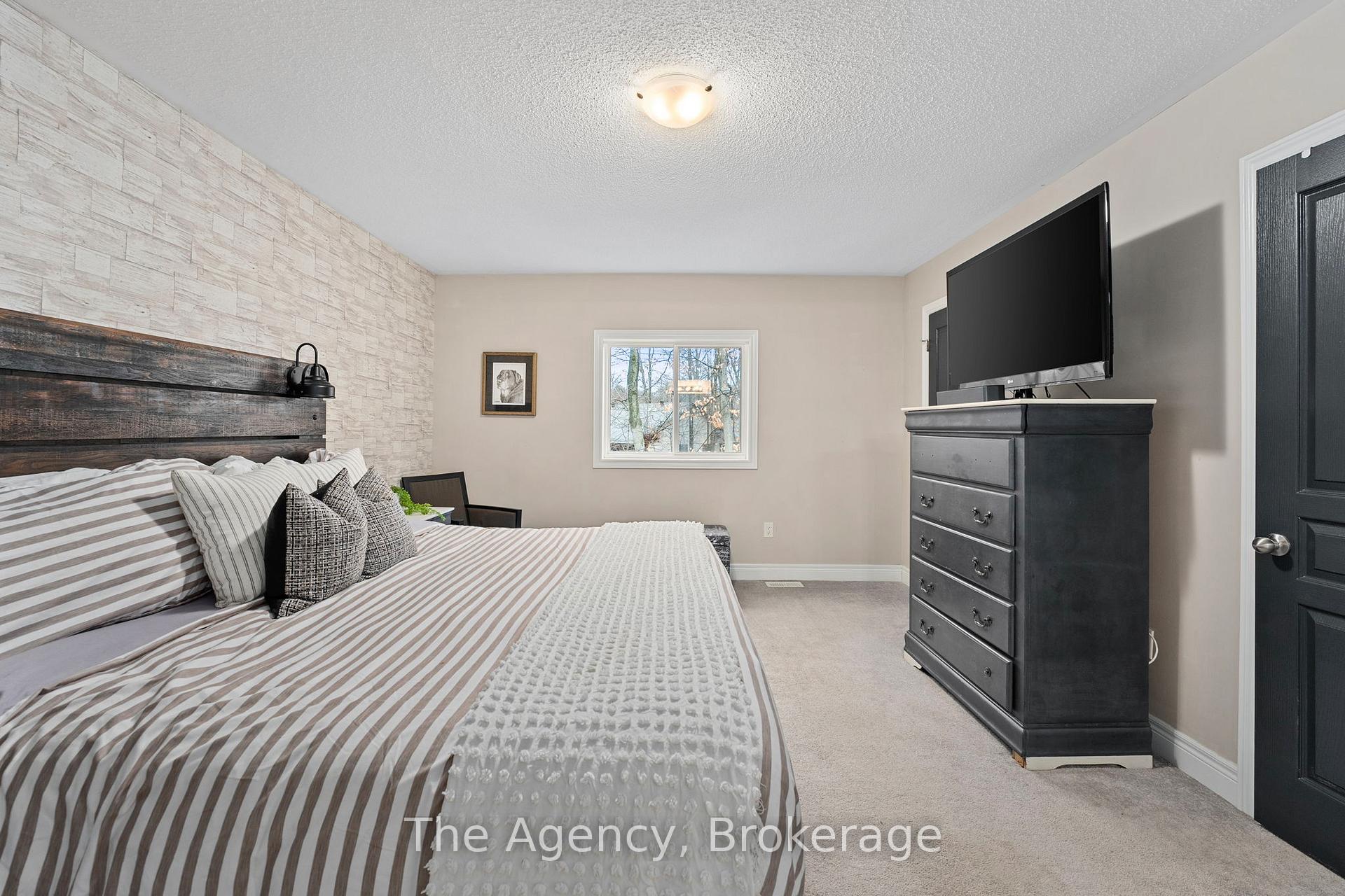 Photo 20 of 290 Pine Street, Gravenhurst, Wood (Gravenhurst) — HOMEH