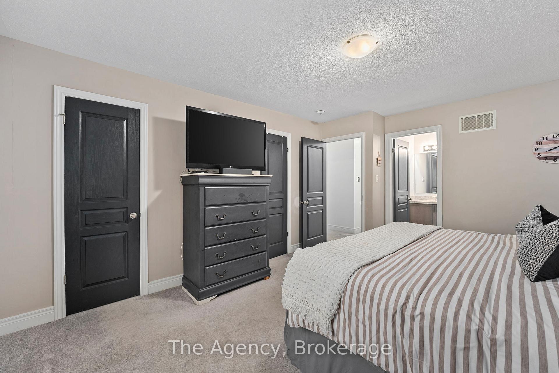 Photo 22 of 290 Pine Street, Gravenhurst, Wood (Gravenhurst) — HOMEH