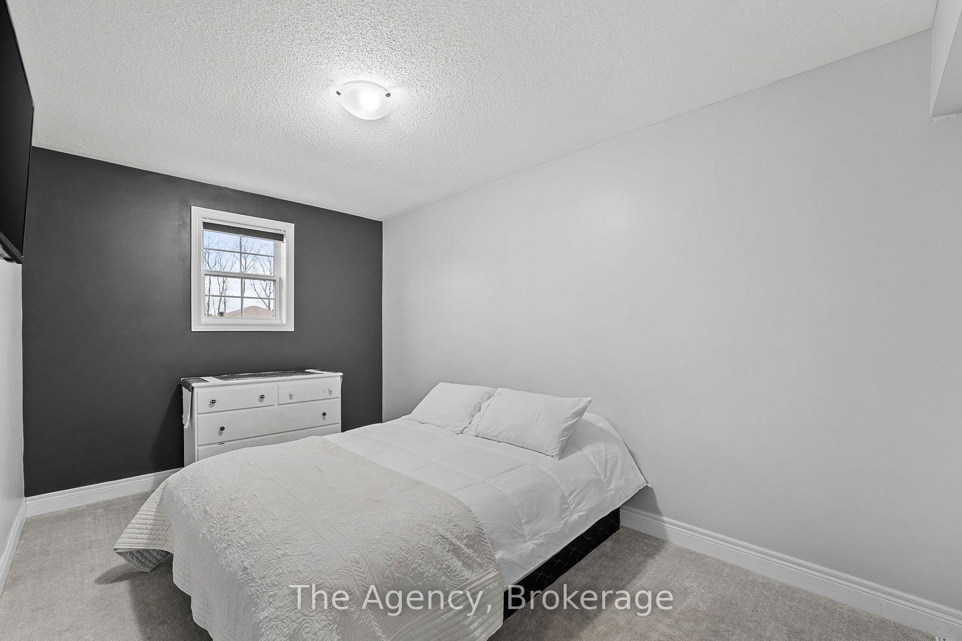 Photo 25 of 290 Pine Street, Gravenhurst, Wood (Gravenhurst) — HOMEH