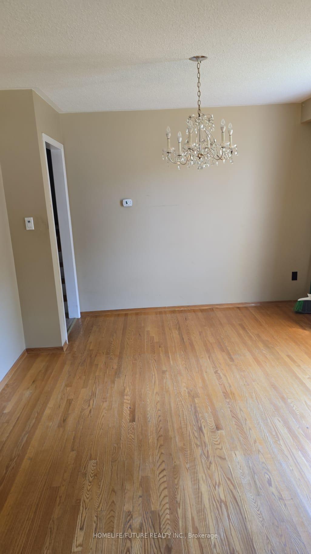 Photo 4 of 153 Springdale Crescent, Oshawa, Donevan — HOMEH