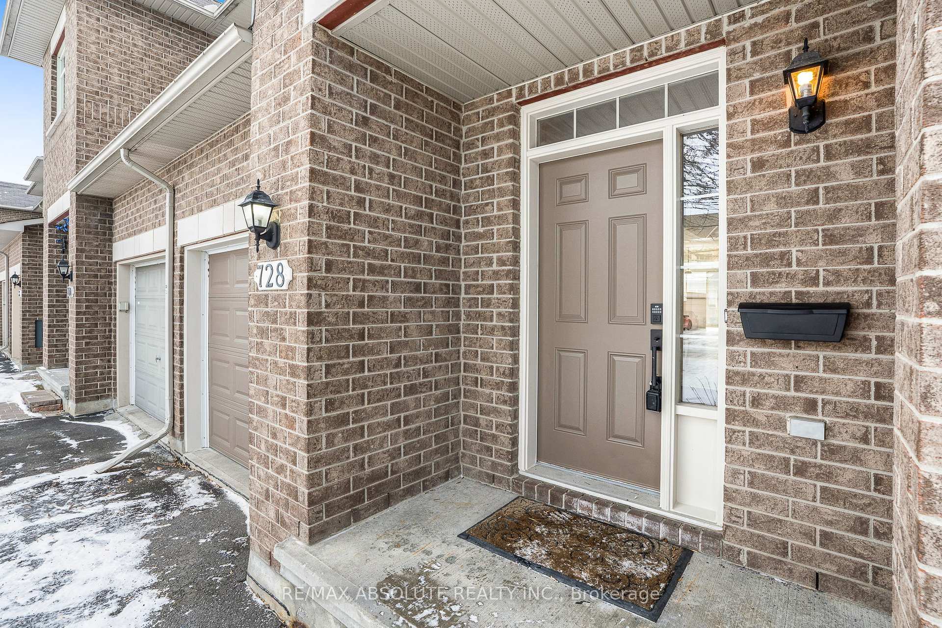 Photo 2 of 728 Nakina Way, Ottawa, Riverside South/Gloucester Glen — HOMEH