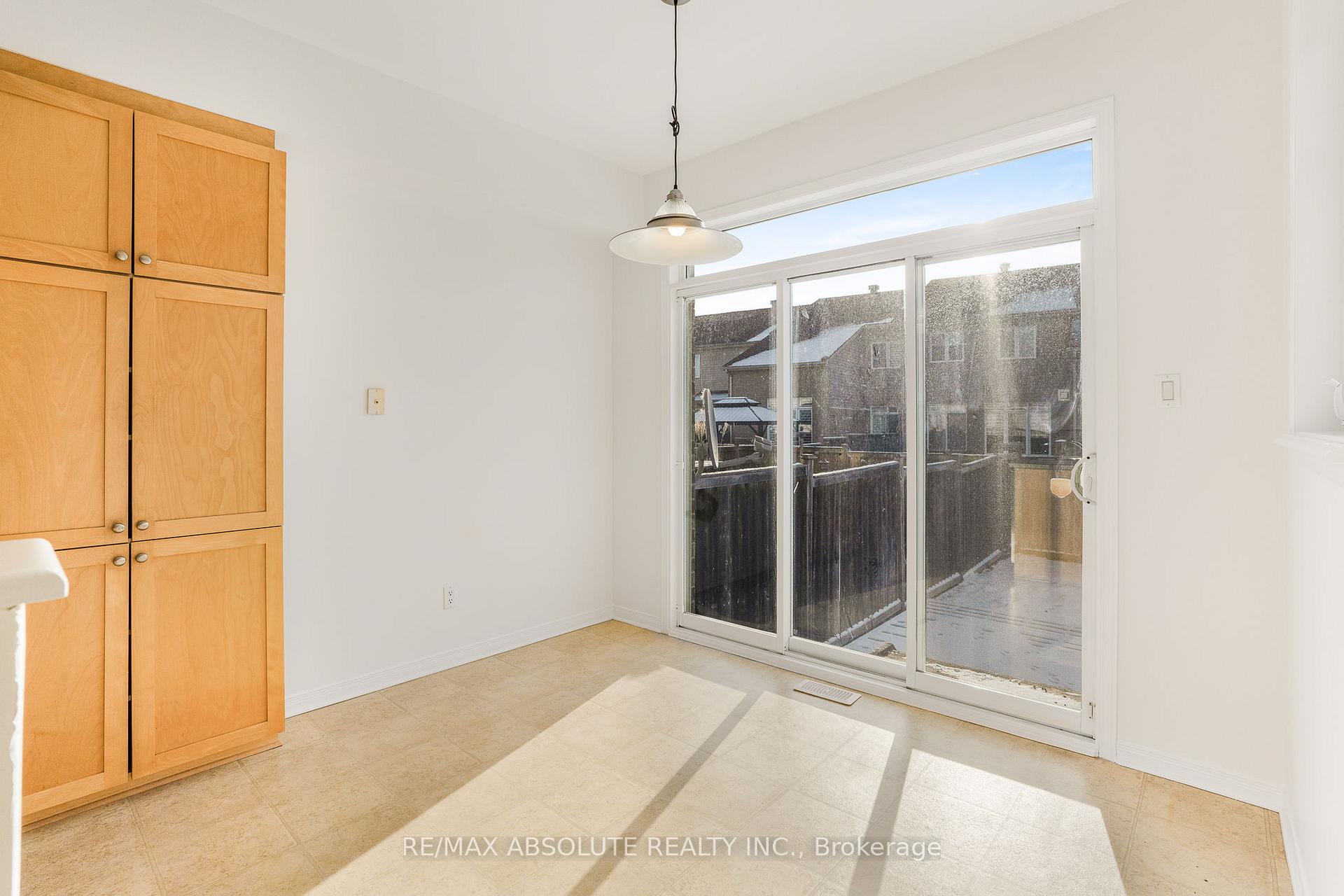 Photo 7 of 728 Nakina Way, Ottawa, Riverside South/Gloucester Glen — HOMEH