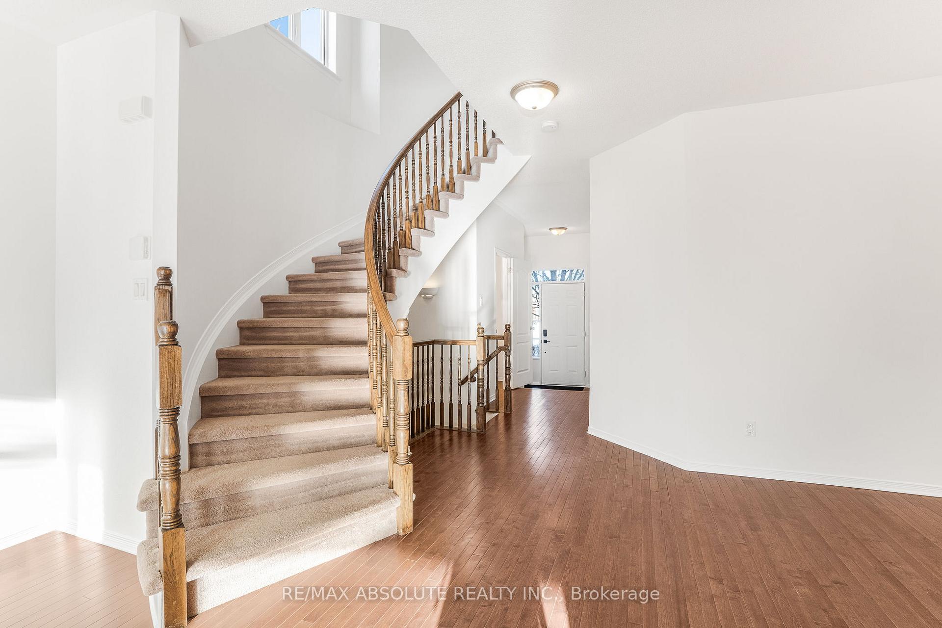Photo 14 of 728 Nakina Way, Ottawa, Riverside South/Gloucester Glen — HOMEH