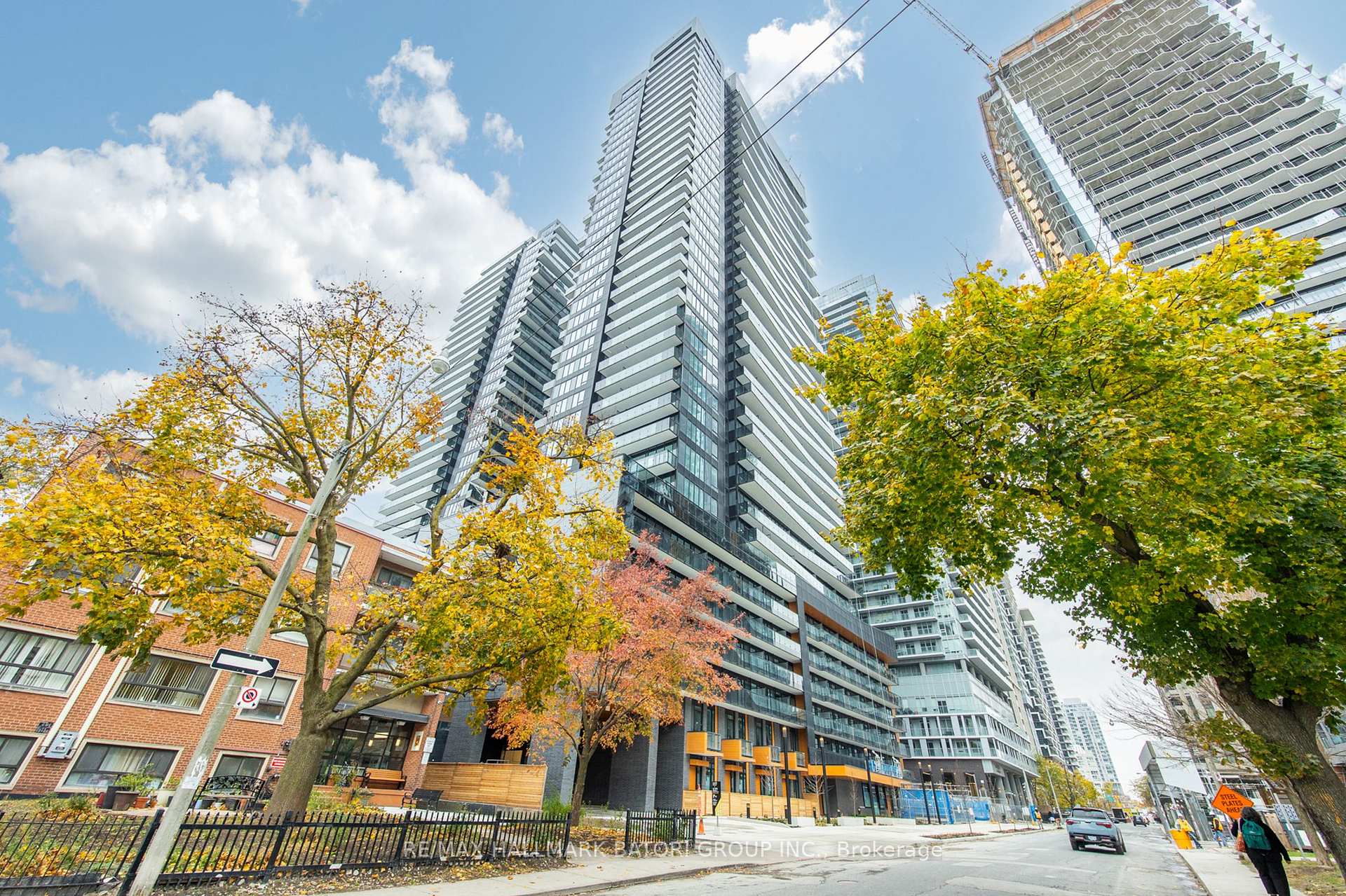 Photo 1 of Unit 1313, 127 Broadway Avenue, Toronto, Yonge-Eglinton — HOMEH