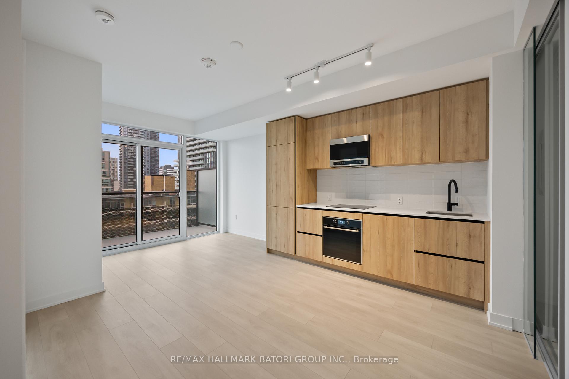 Photo 2 of Unit 1313, 127 Broadway Avenue, Toronto, Yonge-Eglinton — HOMEH