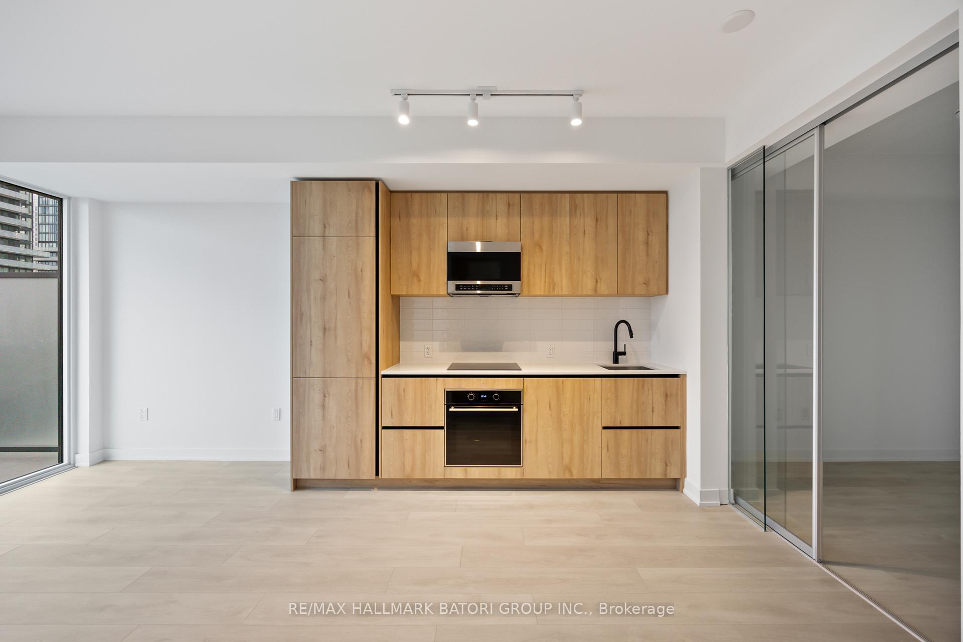Photo 3 of Unit 1313, 127 Broadway Avenue, Toronto, Yonge-Eglinton — HOMEH