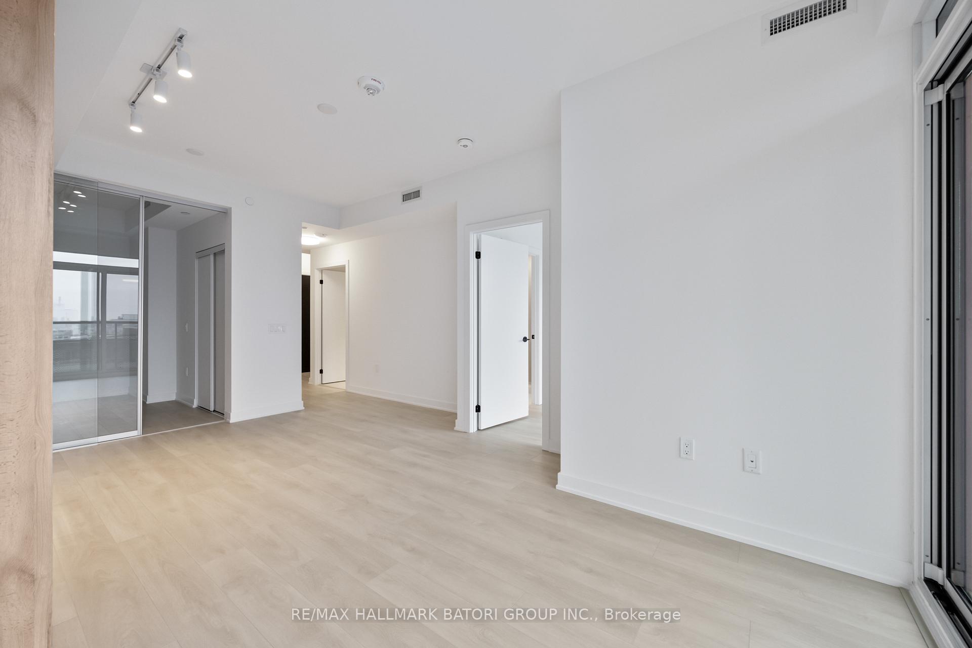Photo 7 of Unit 1313, 127 Broadway Avenue, Toronto, Yonge-Eglinton — HOMEH