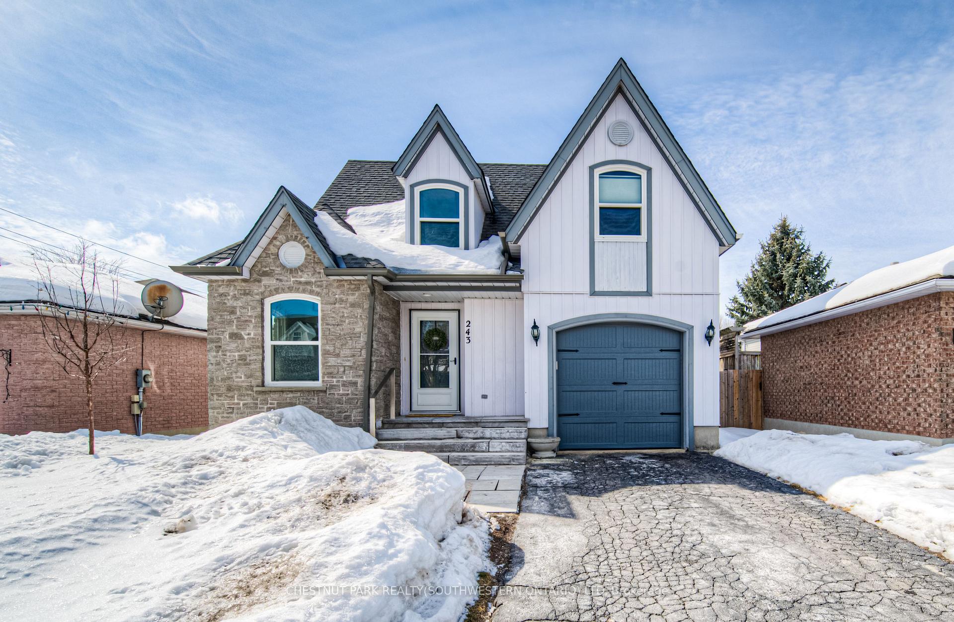 Photo 23 of 243 Dartmoor Crescent, Waterloo — HOMEH