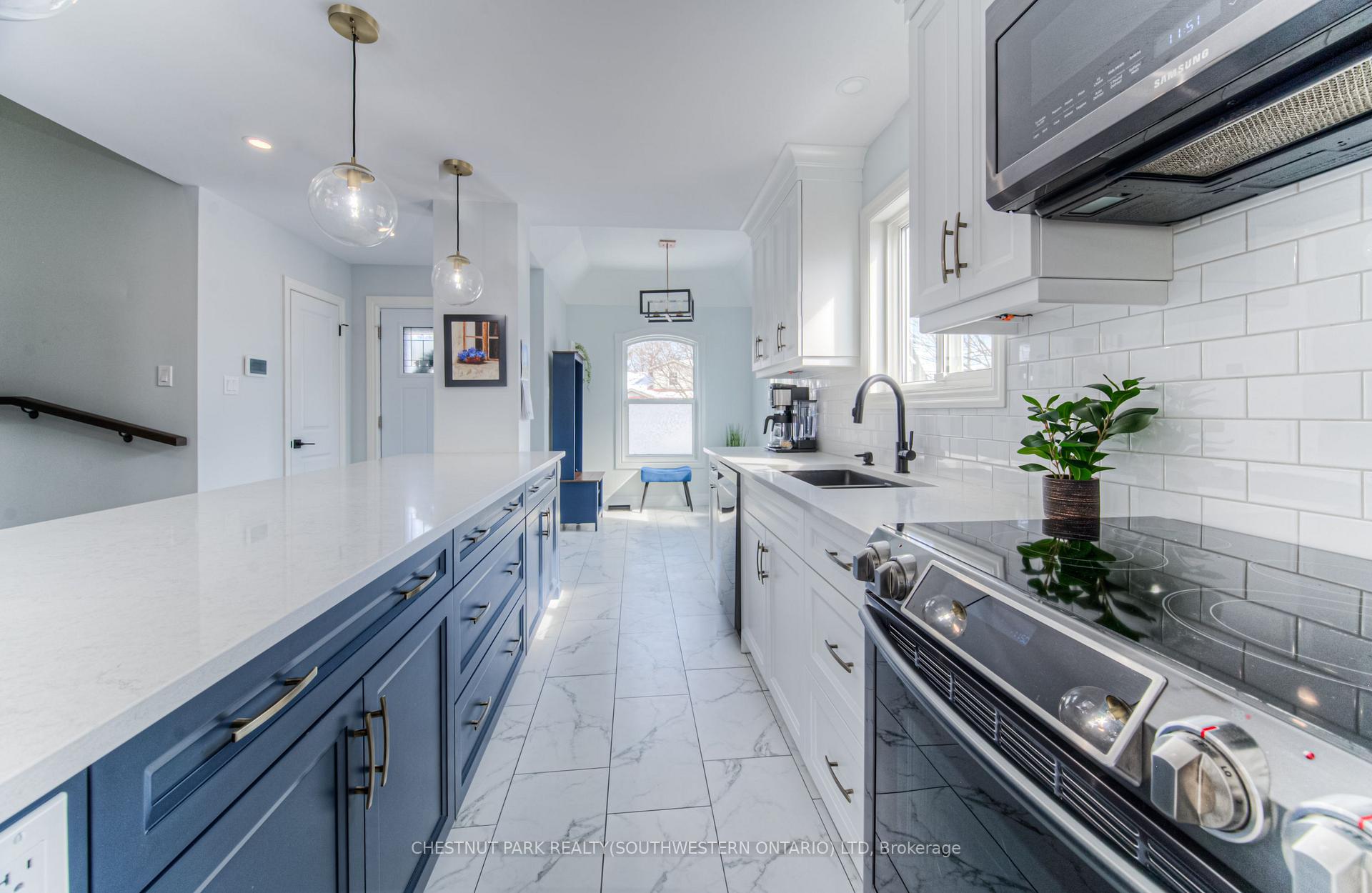 Photo 13 of 243 Dartmoor Crescent, Waterloo — HOMEH