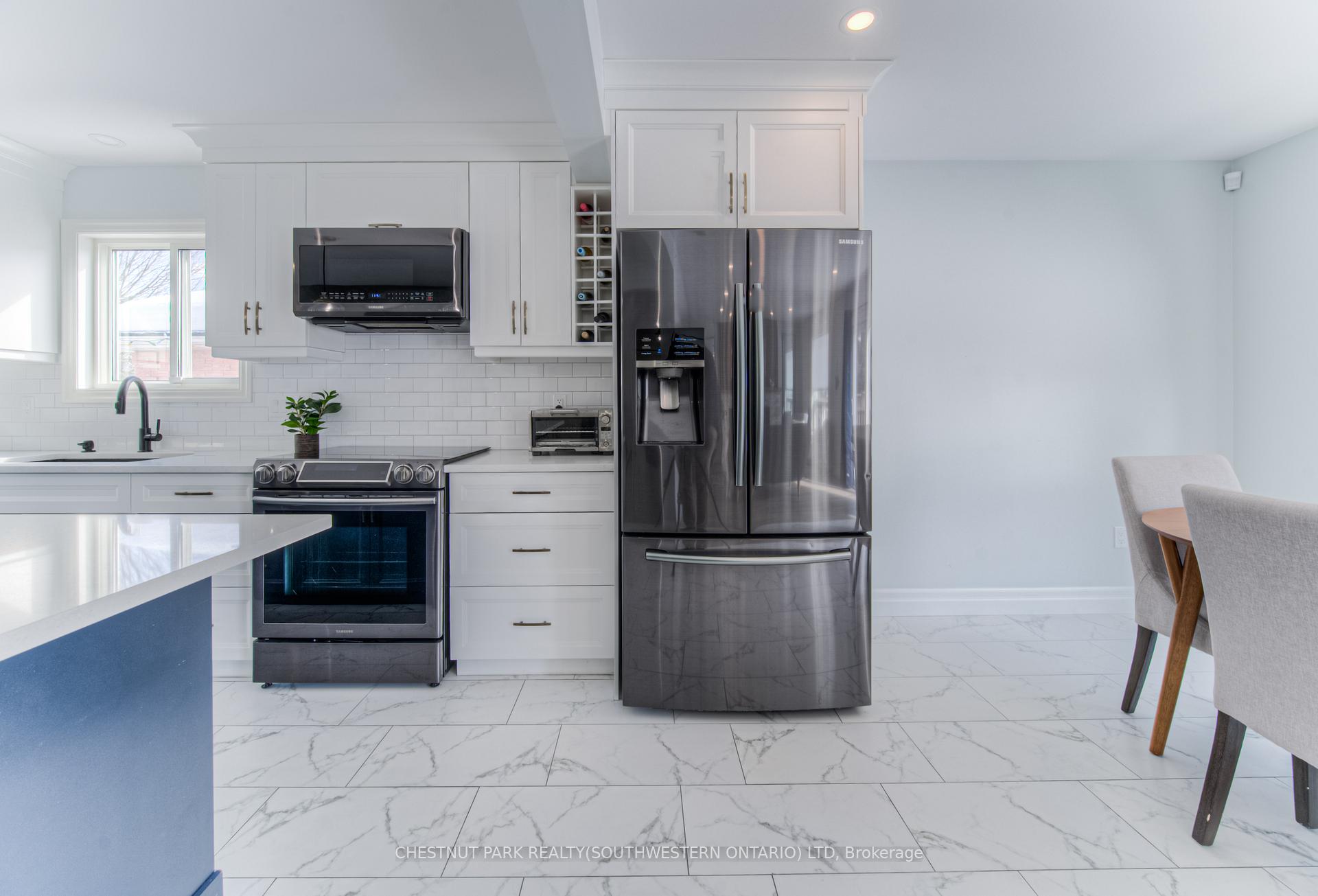 Photo 16 of 243 Dartmoor Crescent, Waterloo — HOMEH