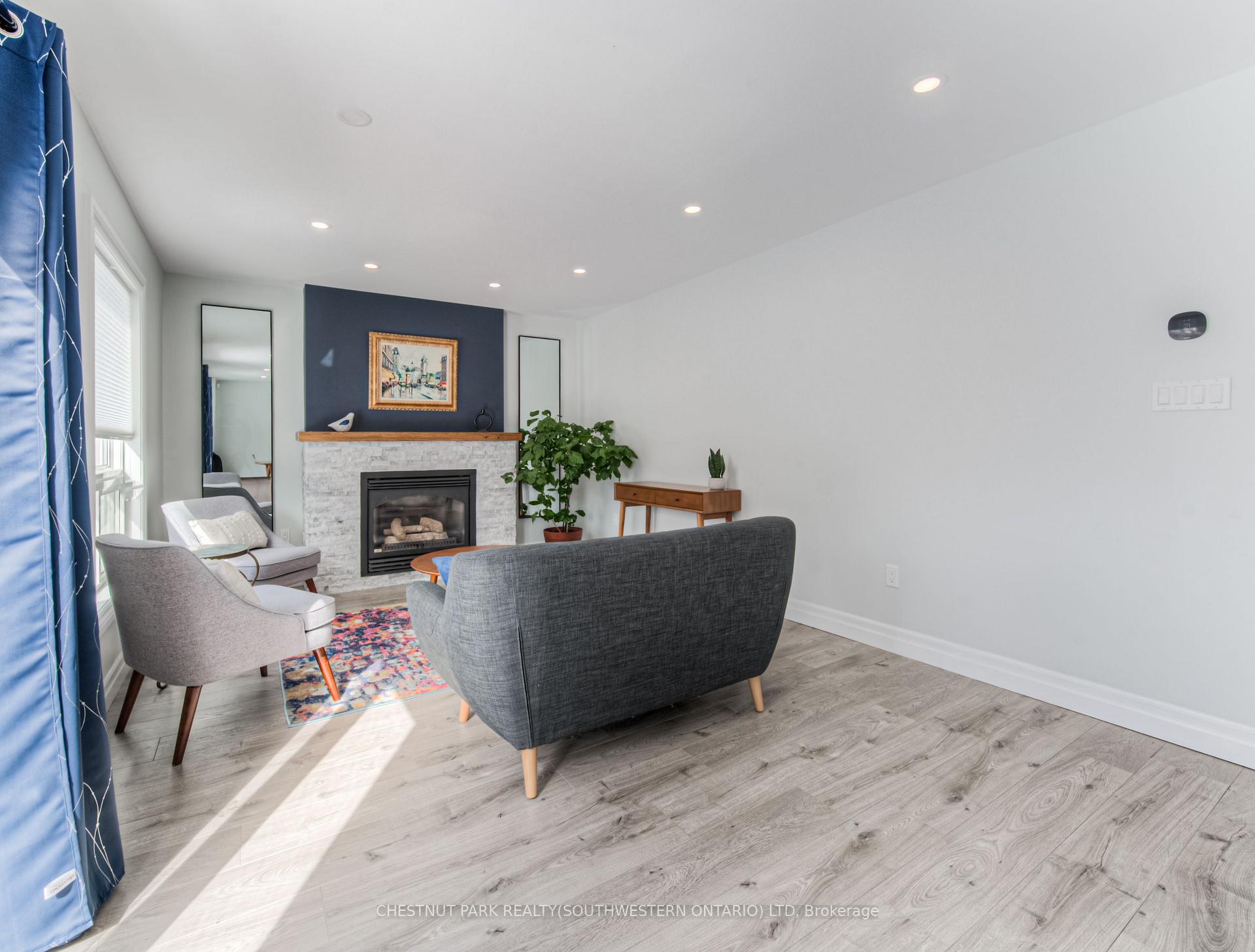 Photo 41 of 243 Dartmoor Crescent, Waterloo — HOMEH