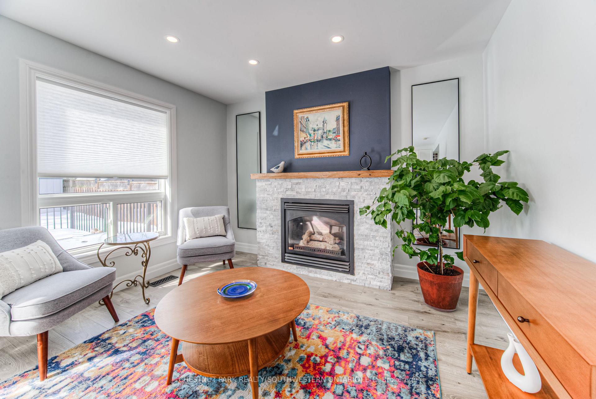 Photo 44 of 243 Dartmoor Crescent, Waterloo — HOMEH