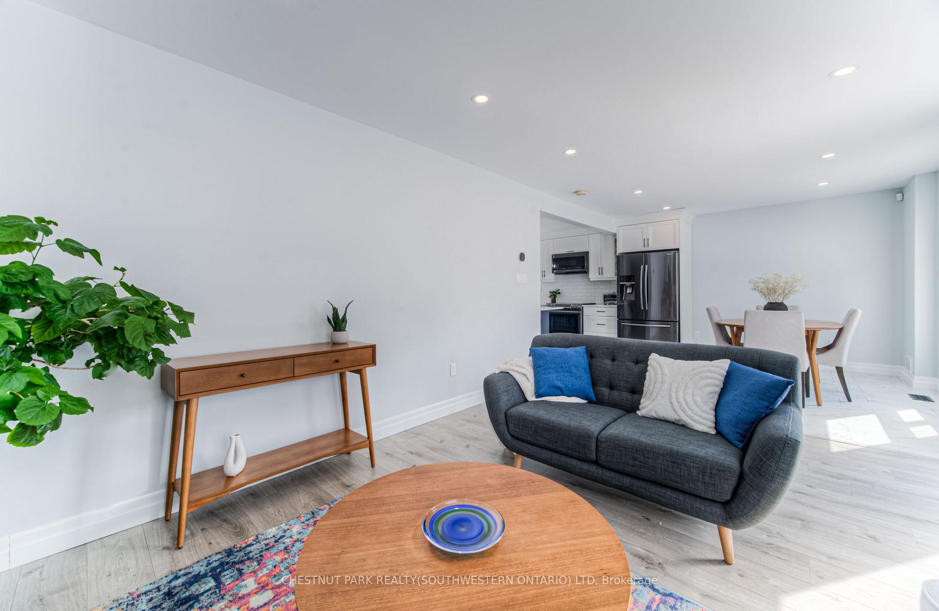 Photo 45 of 243 Dartmoor Crescent, Waterloo — HOMEH