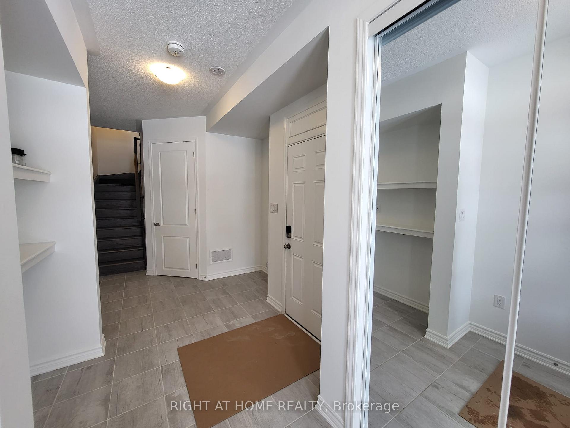 Photo 3 of 34 Ennerdale Street, Barrie, Rural Barrie Southwest — HOMEH
