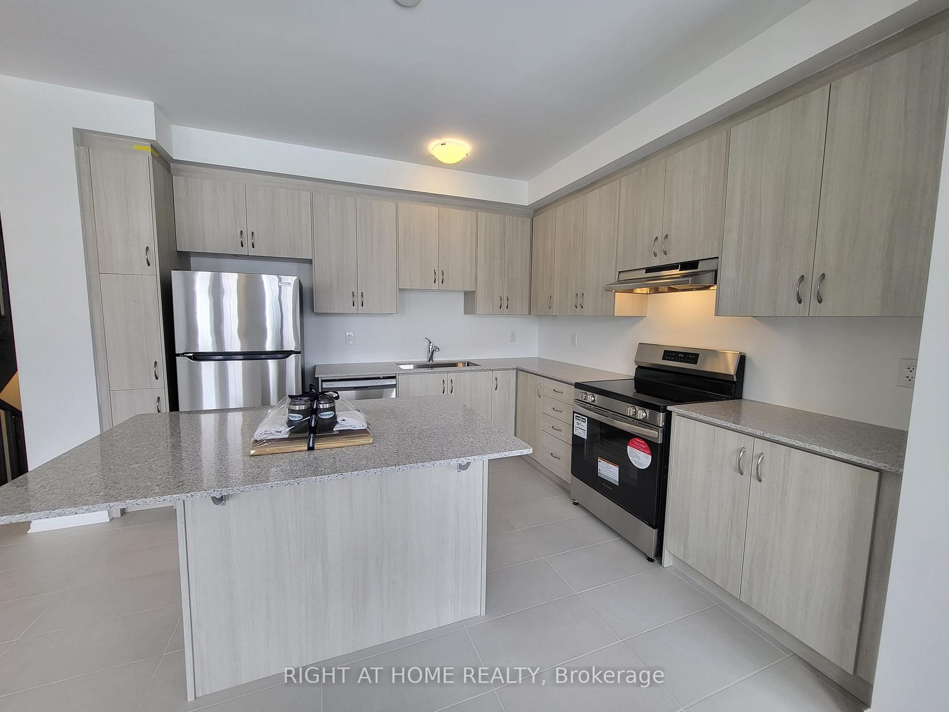 Photo 9 of 34 Ennerdale Street, Barrie, Rural Barrie Southwest — HOMEH