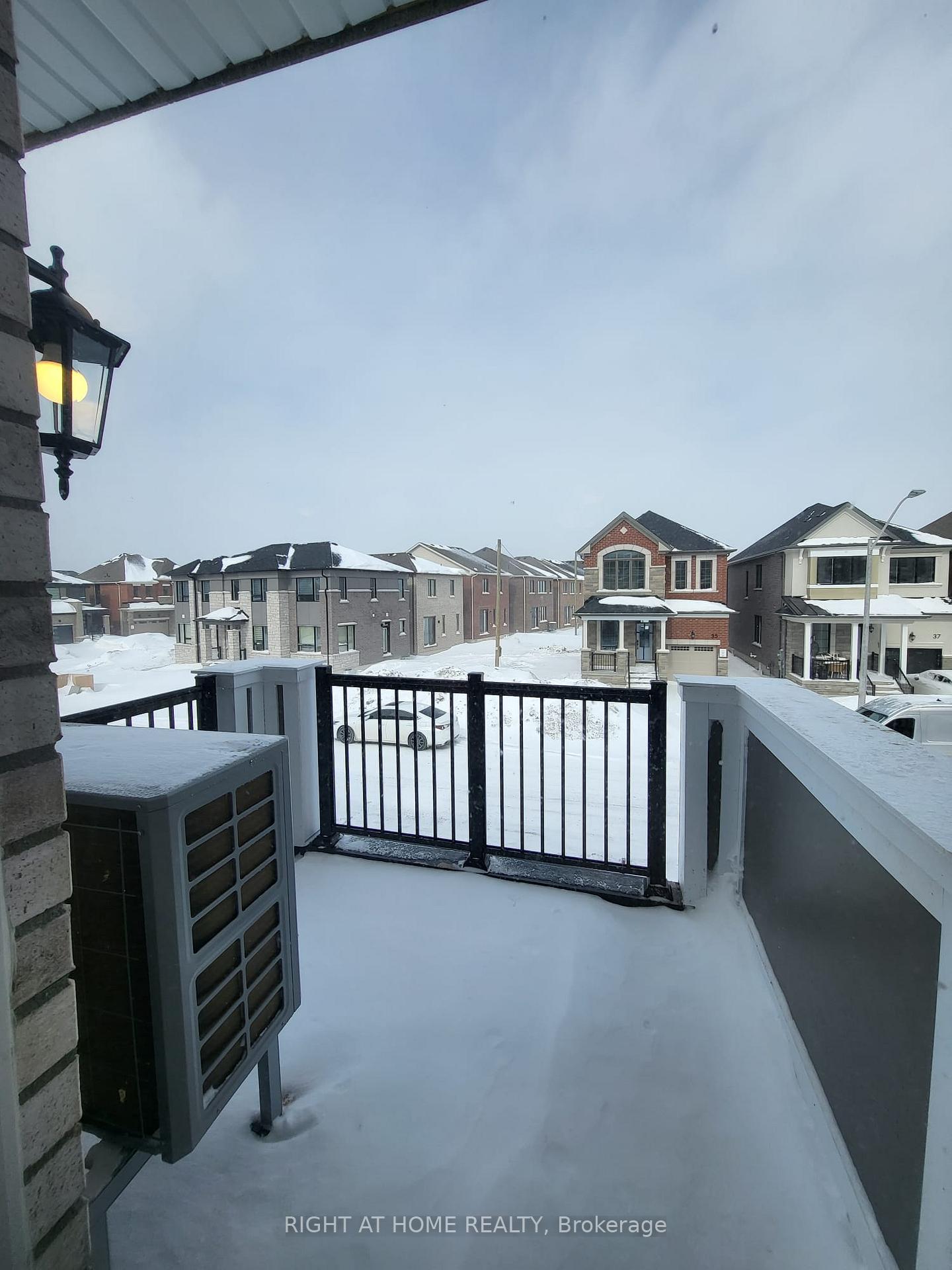 Photo 11 of 34 Ennerdale Street, Barrie, Rural Barrie Southwest — HOMEH