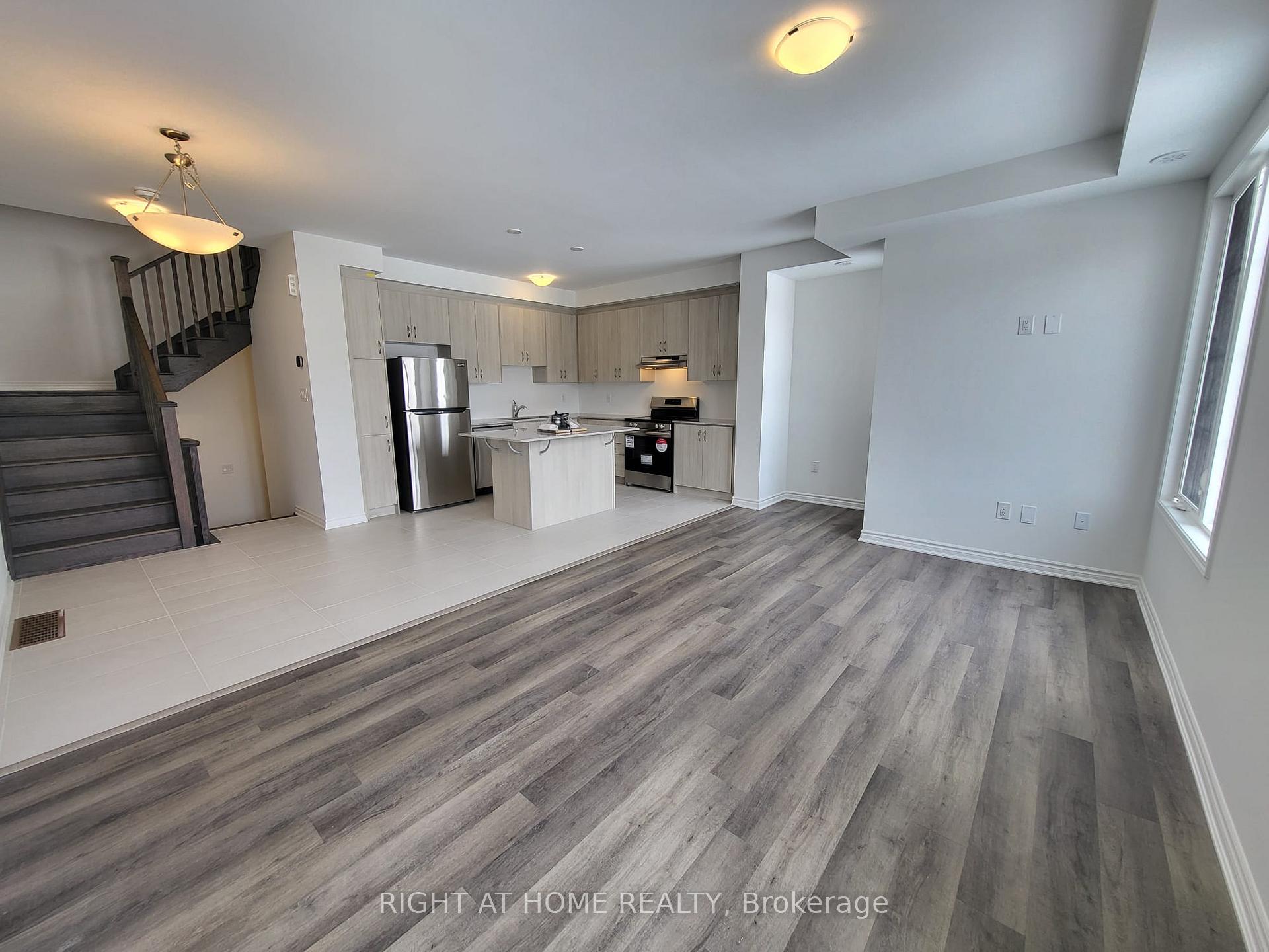 Photo 12 of 34 Ennerdale Street, Barrie, Rural Barrie Southwest — HOMEH