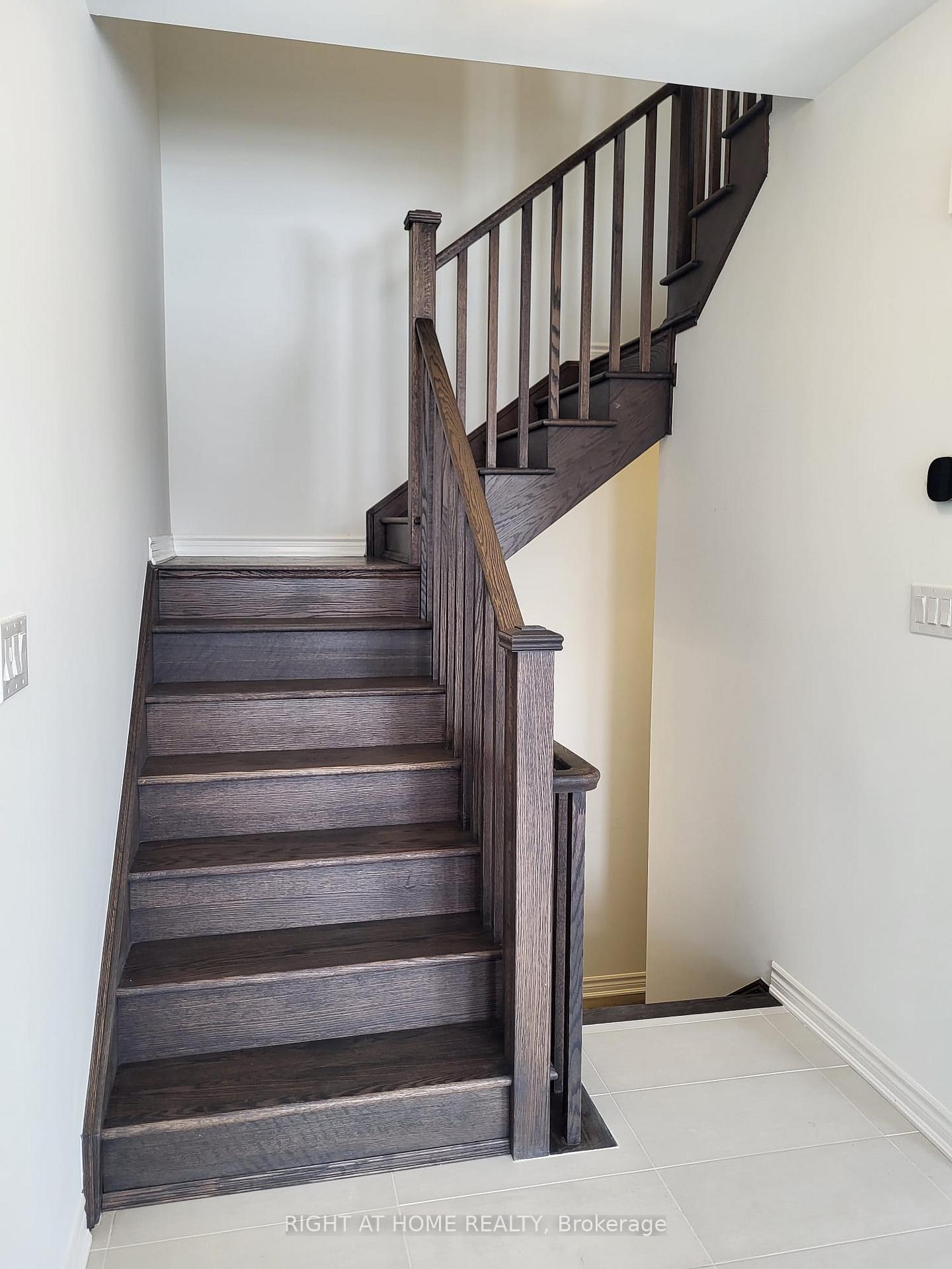 Photo 13 of 34 Ennerdale Street, Barrie, Rural Barrie Southwest — HOMEH