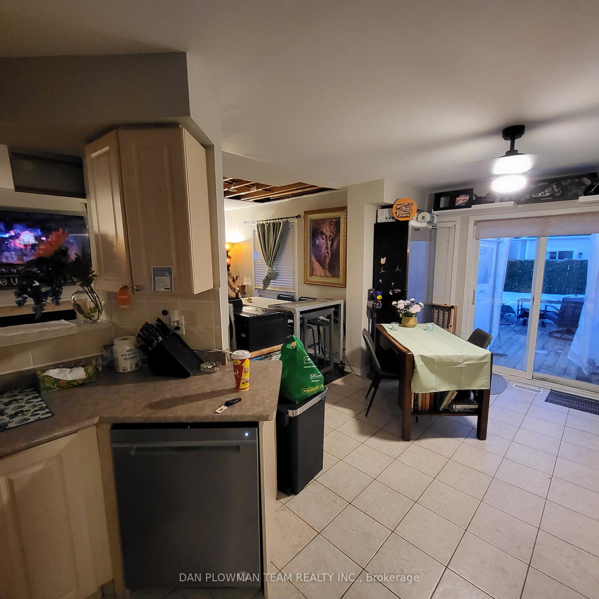 Photo 8 of 5 Melina Lane, Whitby, Brooklin — HOMEH