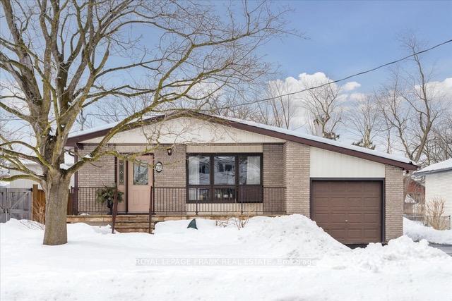 Photo 2 of 28 Third Avenue N, Uxbridge — HOMEH