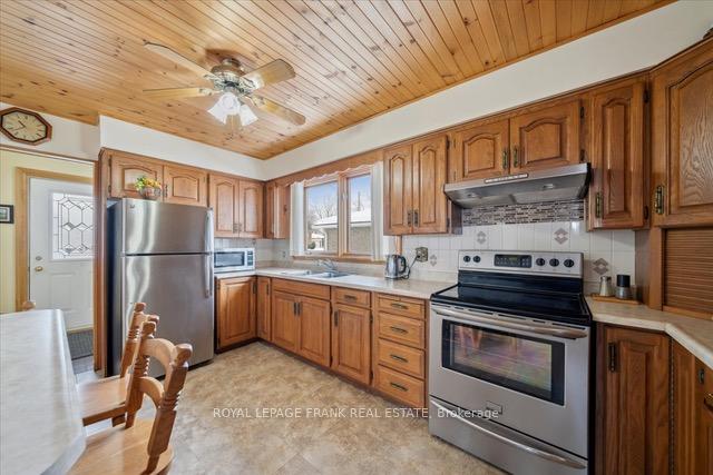 Photo 16 of 28 Third Avenue N, Uxbridge — HOMEH