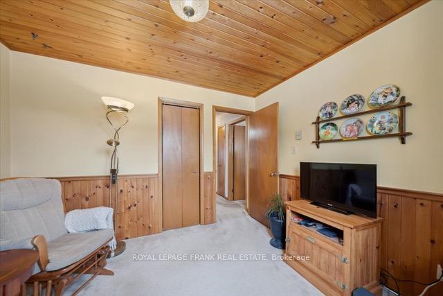 Photo 23 of 28 Third Avenue N, Uxbridge — HOMEH