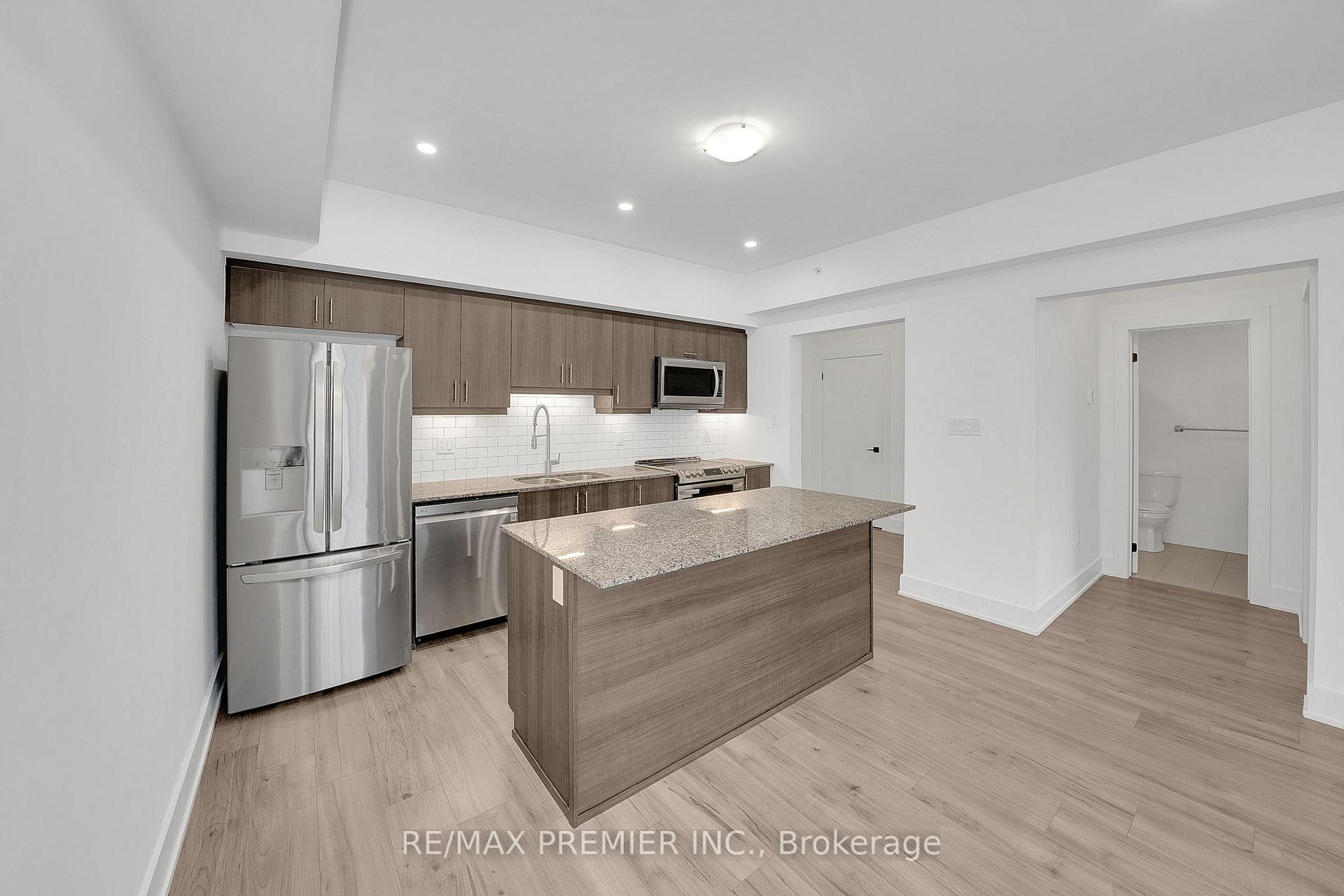 Photo 32 of Unit 103, 5 Chef Lane, Barrie, Rural Barrie Southwest — HOMEH