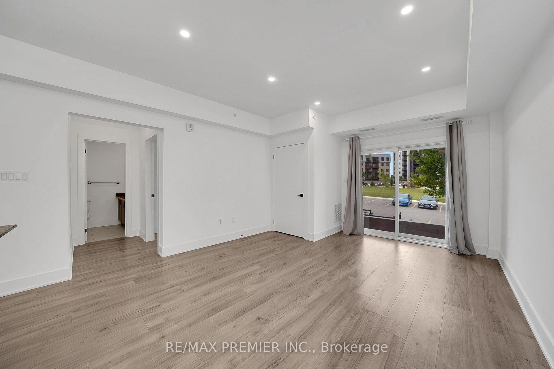 Photo 35 of Unit 103, 5 Chef Lane, Barrie, Rural Barrie Southwest — HOMEH