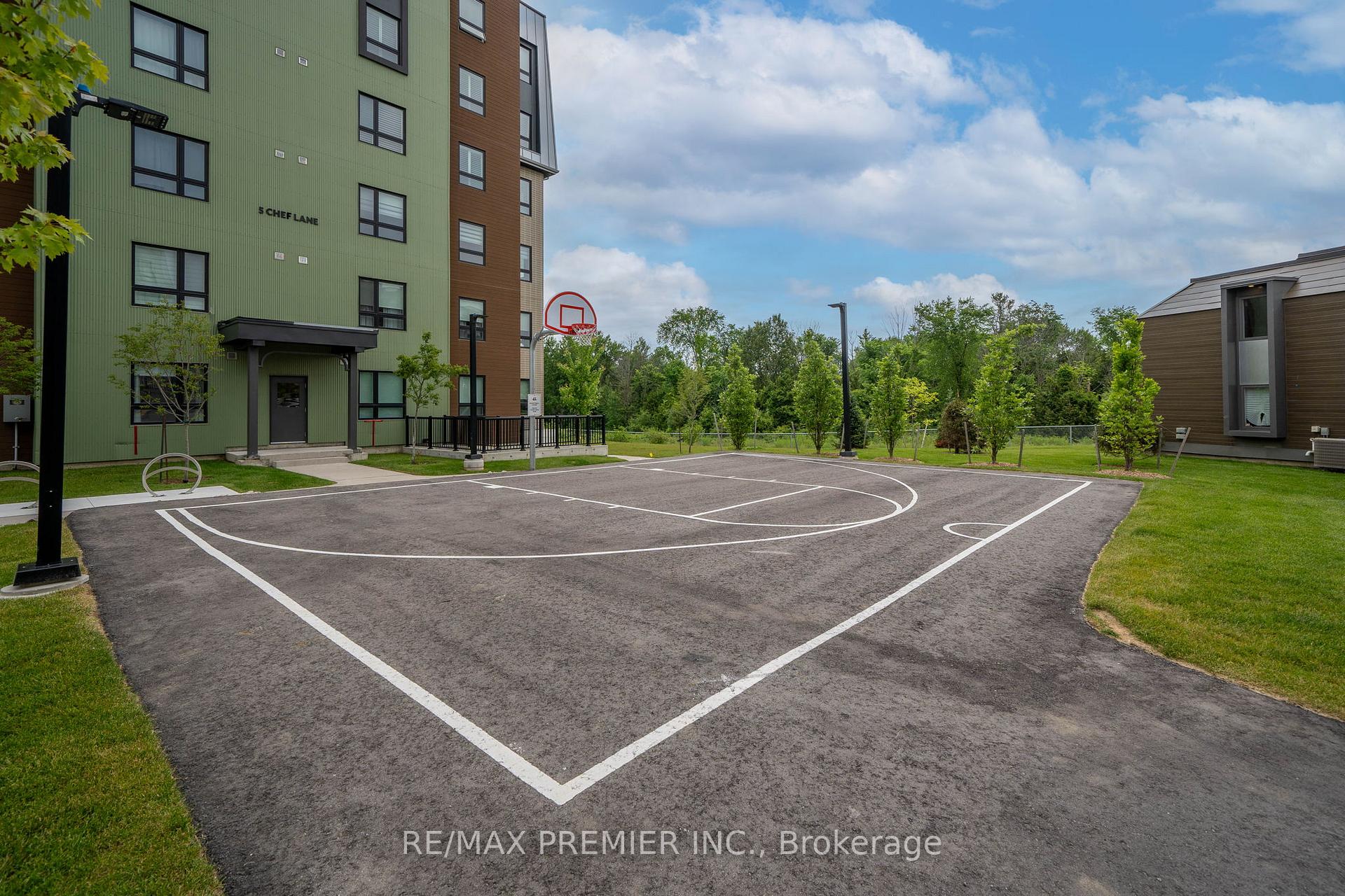 Photo 57 of Unit 103, 5 Chef Lane, Barrie, Rural Barrie Southwest — HOMEH