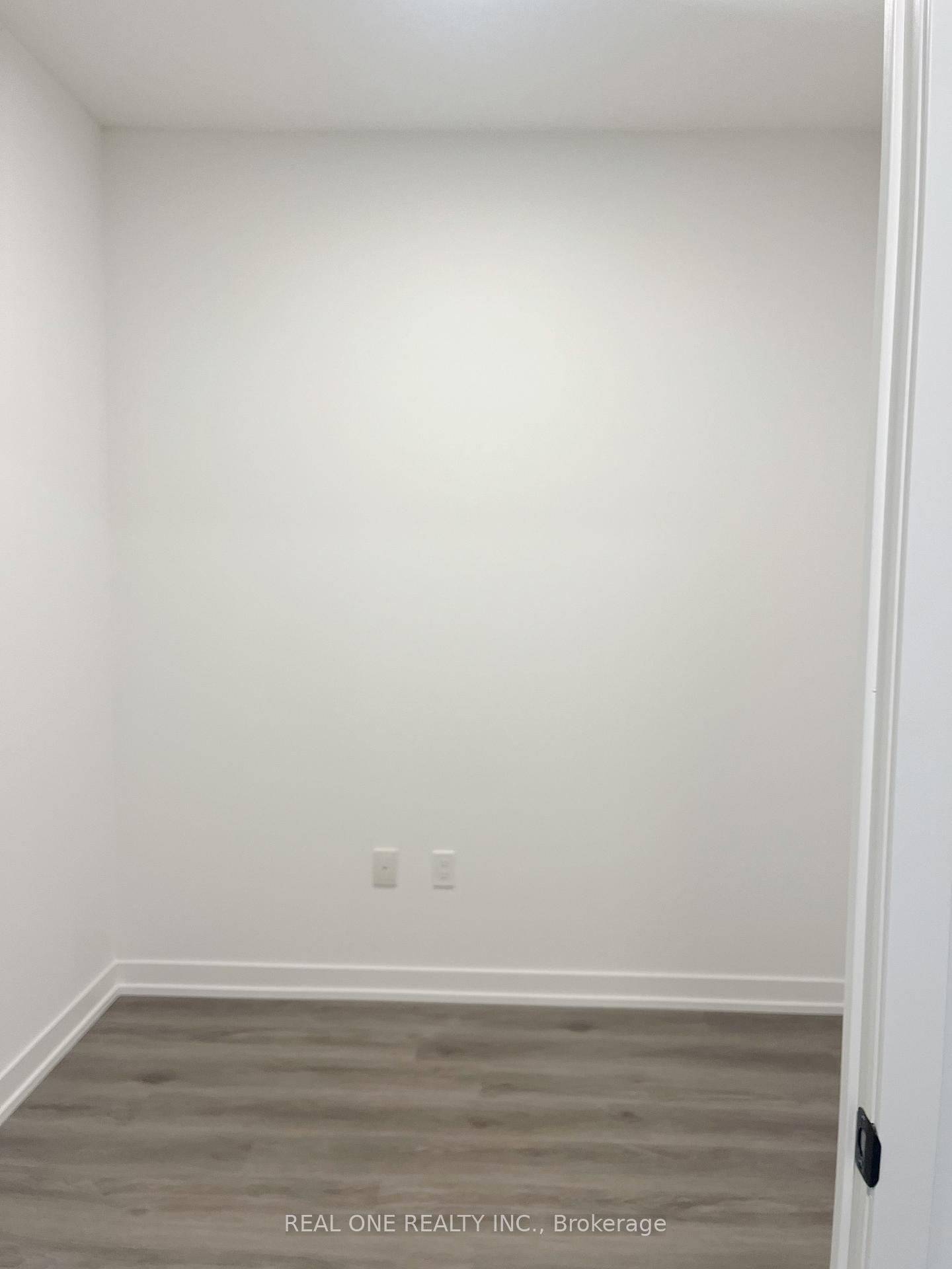 Photo 2 of Unit 901, 225 Commerce Street, Vaughan, Vaughan Corporate Centre — HOMEH