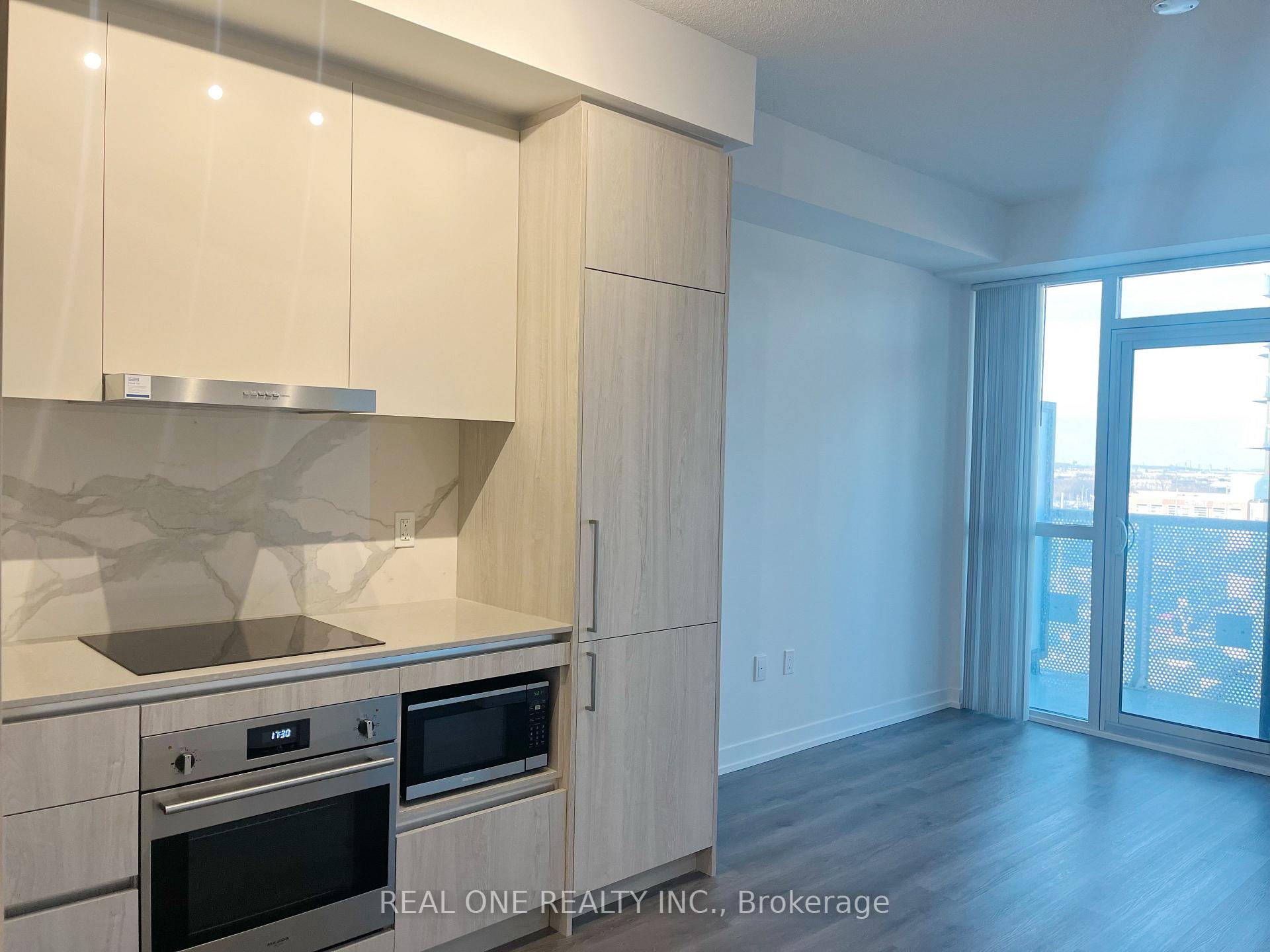 Photo 6 of Unit 901, 225 Commerce Street, Vaughan, Vaughan Corporate Centre — HOMEH
