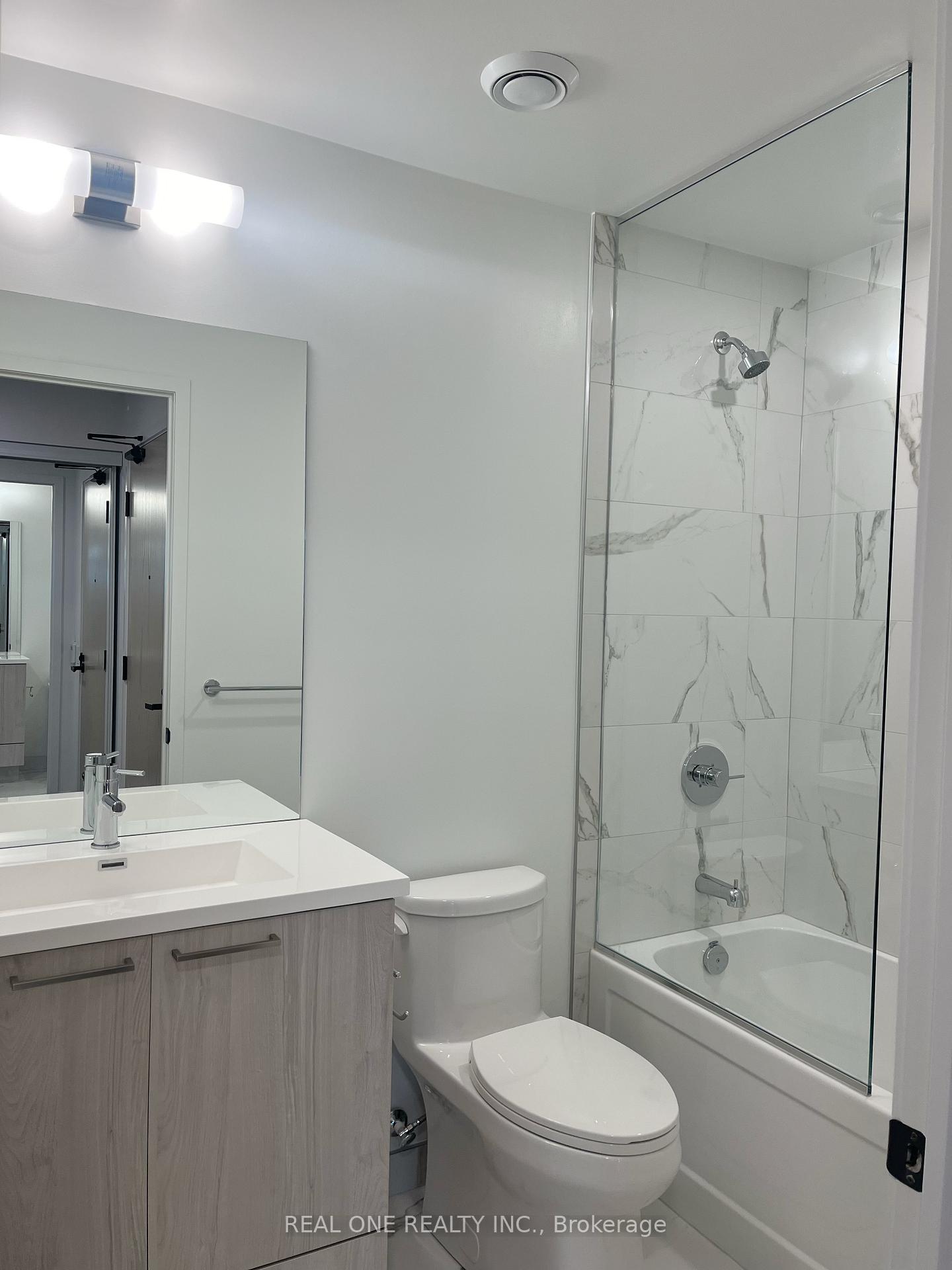 Photo 7 of Unit 901, 225 Commerce Street, Vaughan, Vaughan Corporate Centre — HOMEH