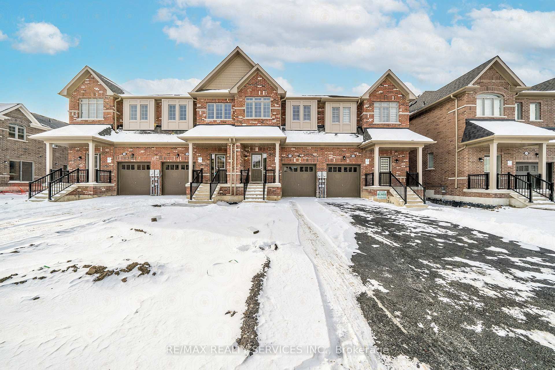 Photo 2 of 116 Robin Trail, Scugog, Port Perry — HOMEH