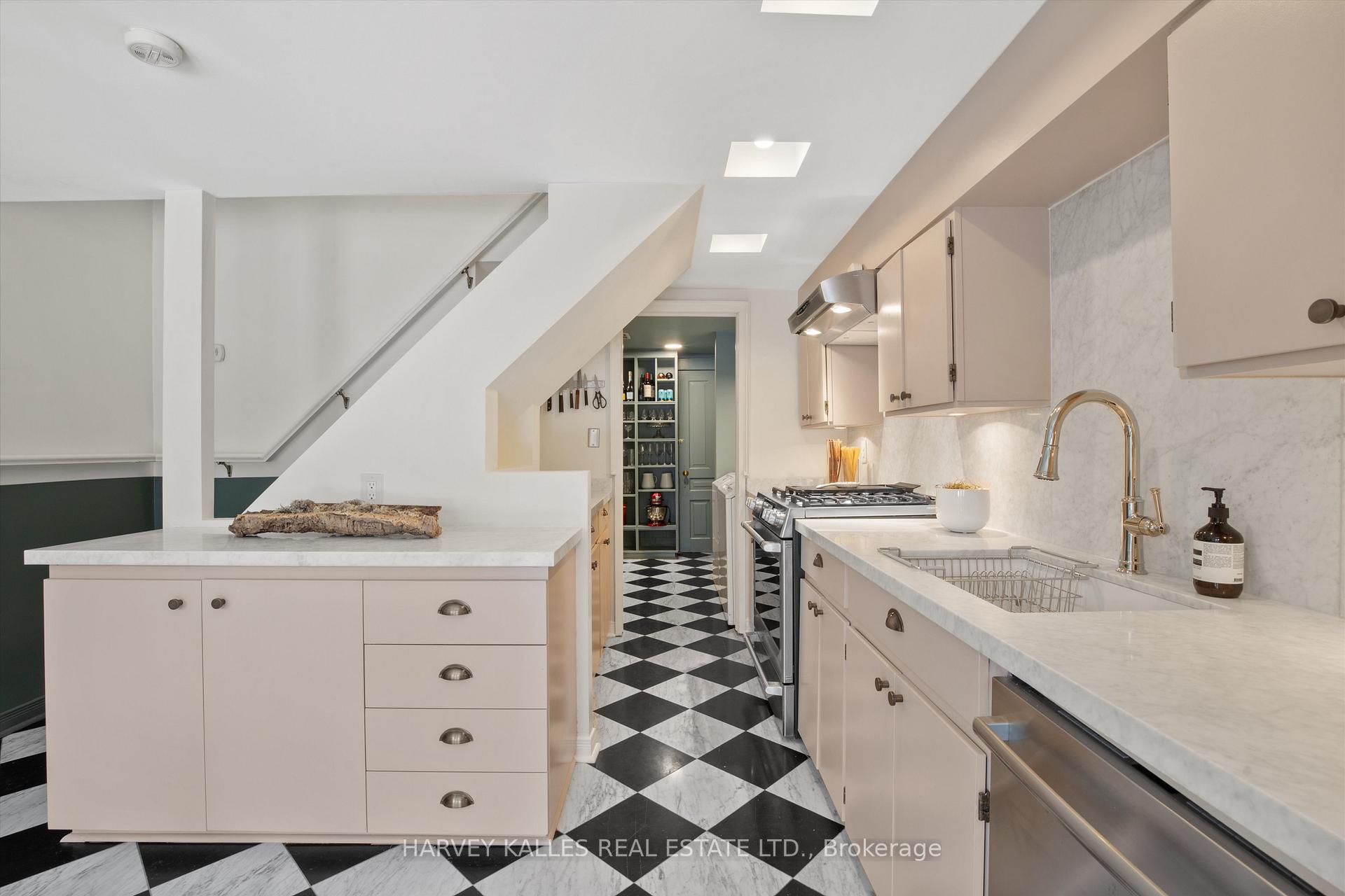 Photo 11 of 317 Bain Avenue, Toronto, Blake-Jones — HOMEH